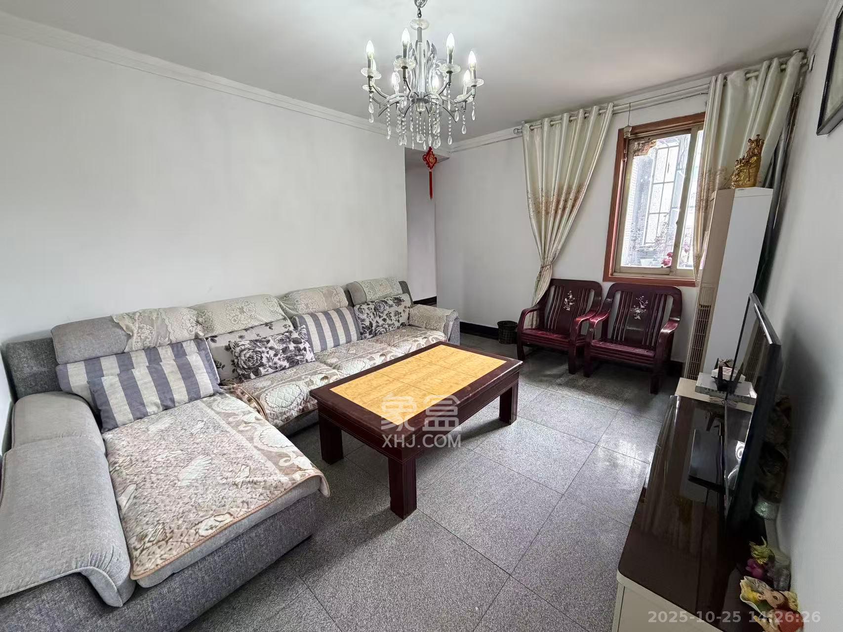 新运公寓  3室2厅1卫    2000.0元/月 新运公寓  3室2厅1卫    2000.0元/月室内图