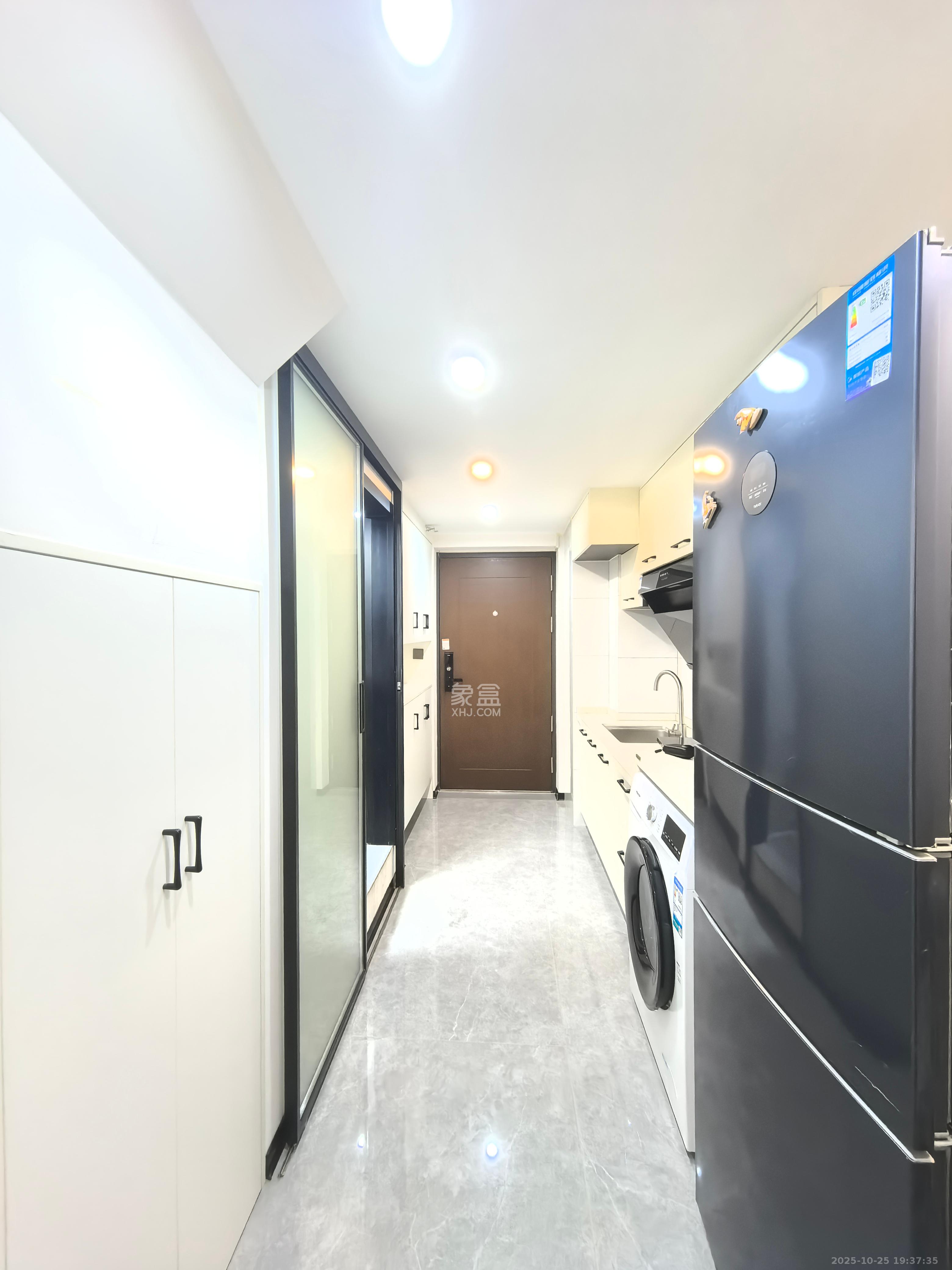 越秀悦湖台  2室1厅1卫    2500.0元/月 越秀悦湖台  2室1厅1卫    2500.0元/月室内图