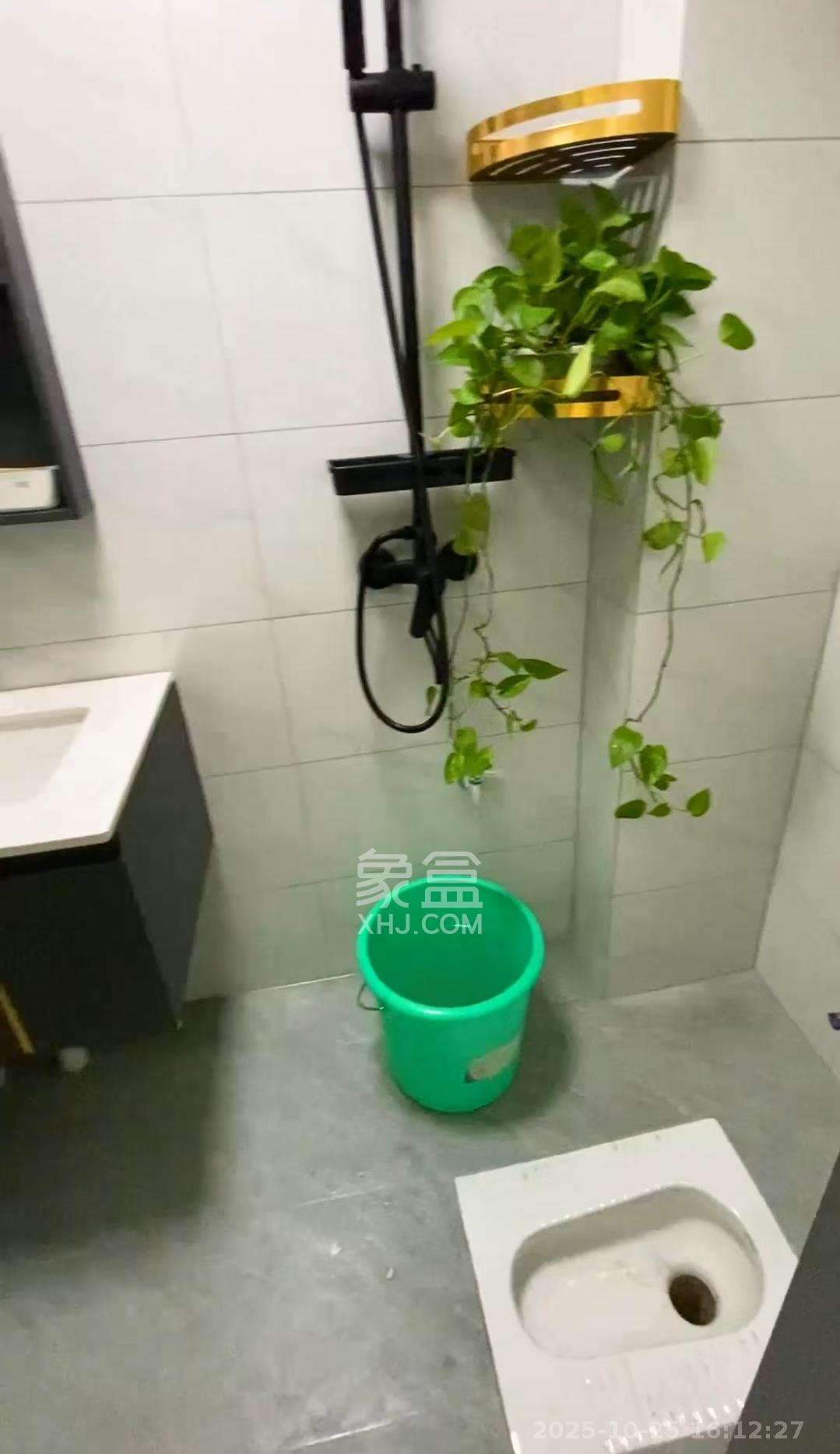 保利香槟国际 1室1厅1卫 1300.0元/月 保利香槟国际 1室1厅1卫 1300.0元/月室内图