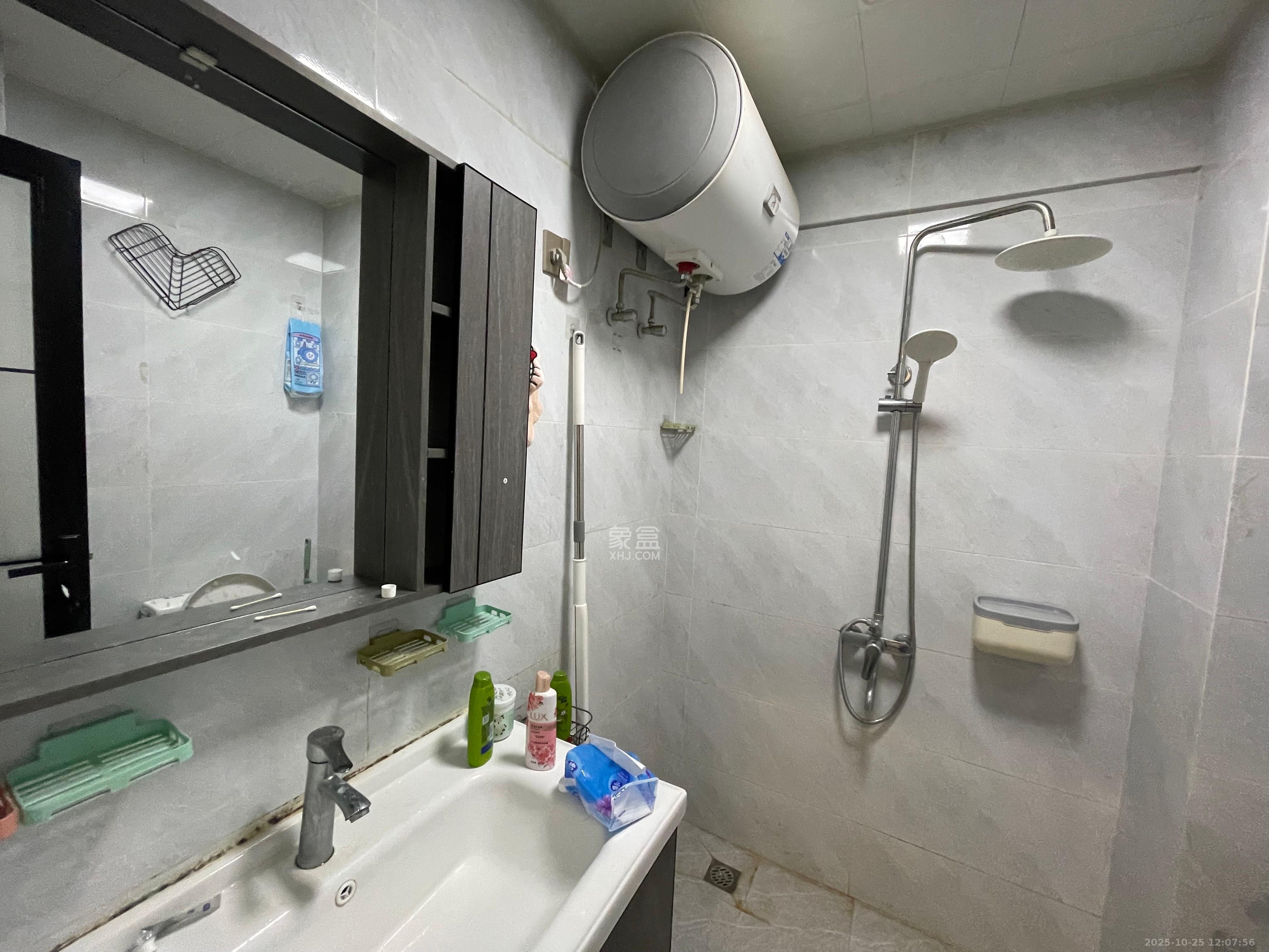 欣隆居  1室0厅0卫    1600.0元/月室内图