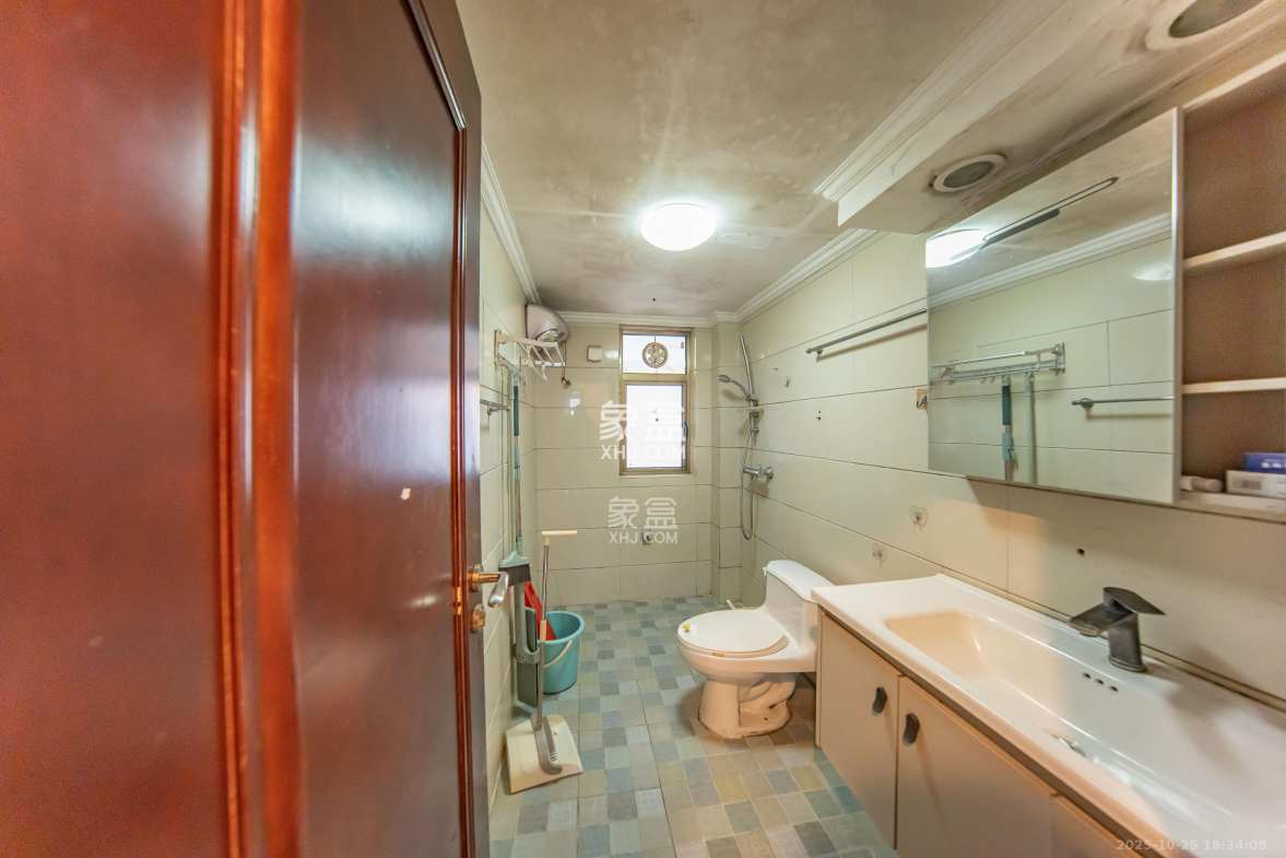 江山帝景雅典 3室2厅2卫 128.7万 江山帝景雅典 3室2厅2卫 128.7万卫生间