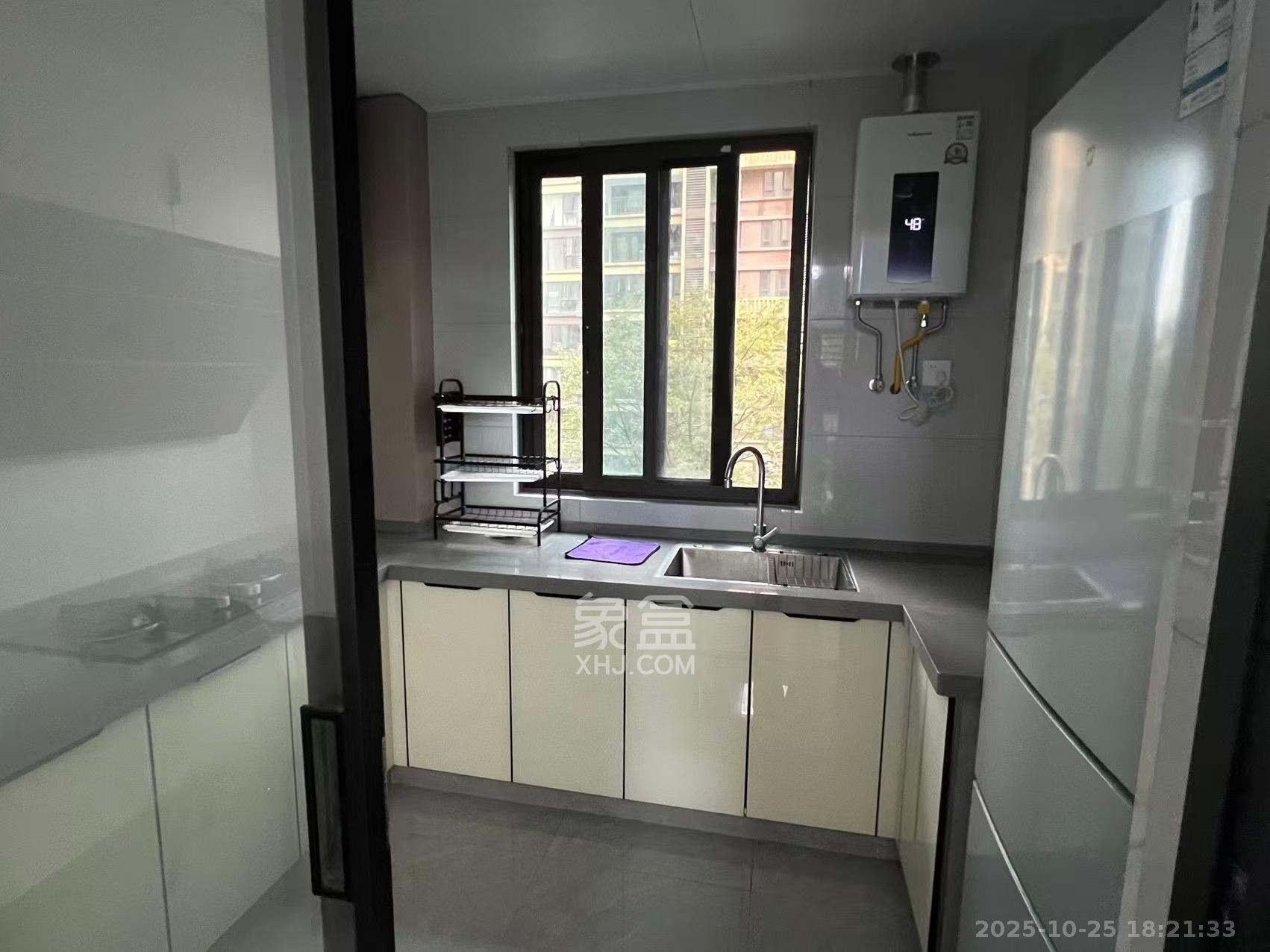 龙湖璟宸原著(龙湖紫宸) 4室2厅2卫 2400.0元/月 龙湖璟宸原著(龙湖紫宸) 4室2厅2卫 2400.0元/月室内图