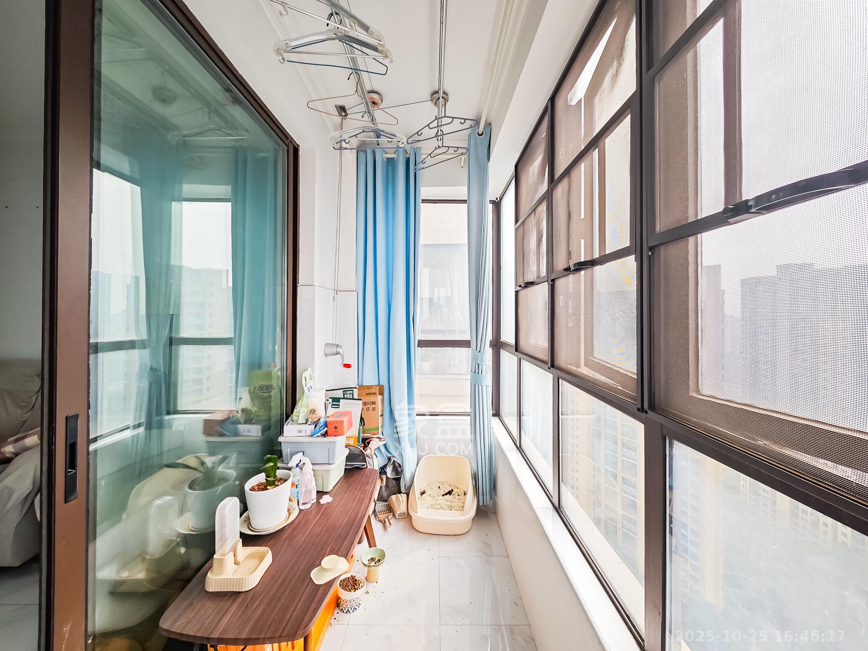 山语城三期 3室2厅1卫 69.0万 山语城三期 3室2厅1卫 69.0万阳台