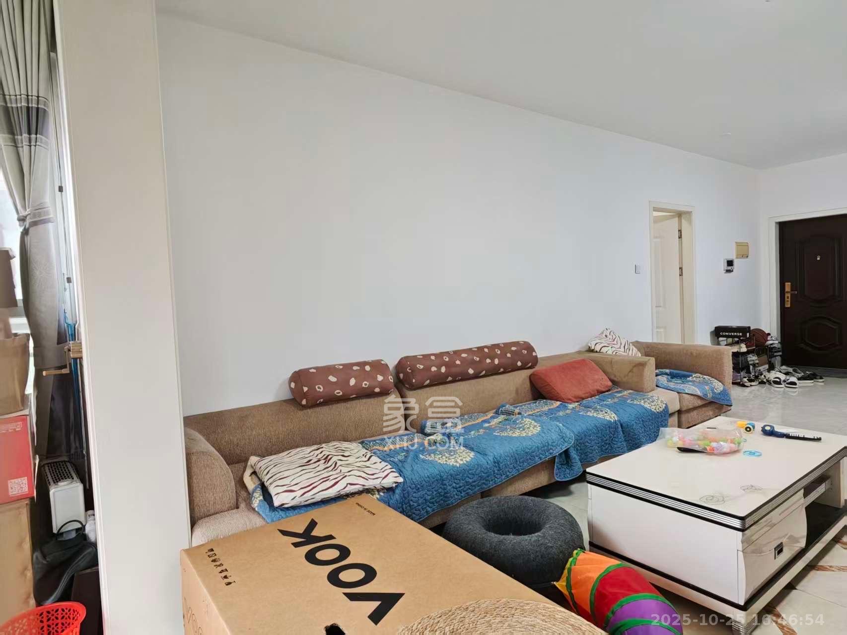 格林星城  1室2厅1卫    2800.0元/月 格林星城  1室2厅1卫    2800.0元/月室内图