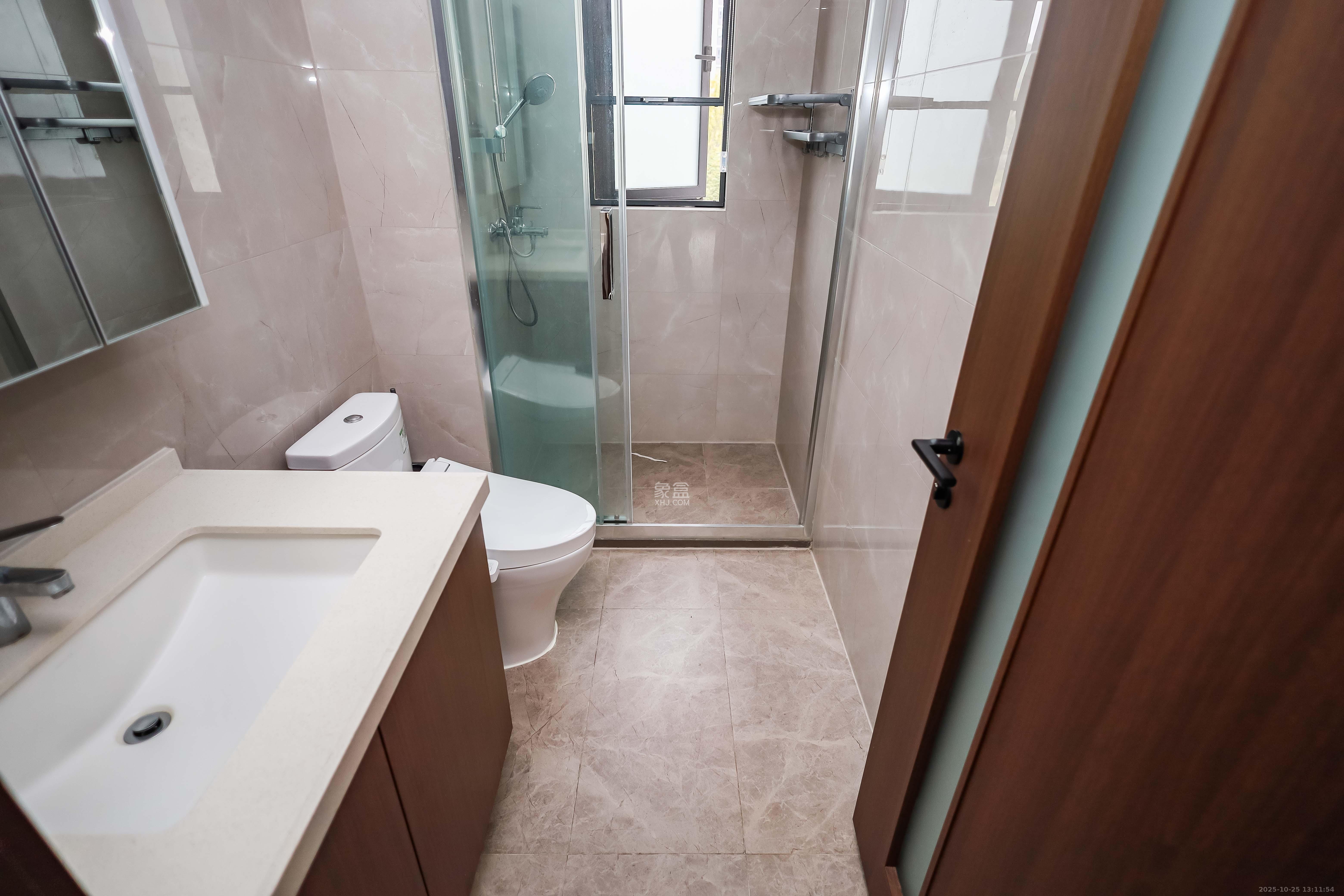 招商雍山湖 4室2厅2卫 238.0万 招商雍山湖 4室2厅2卫 238.0万卫生间