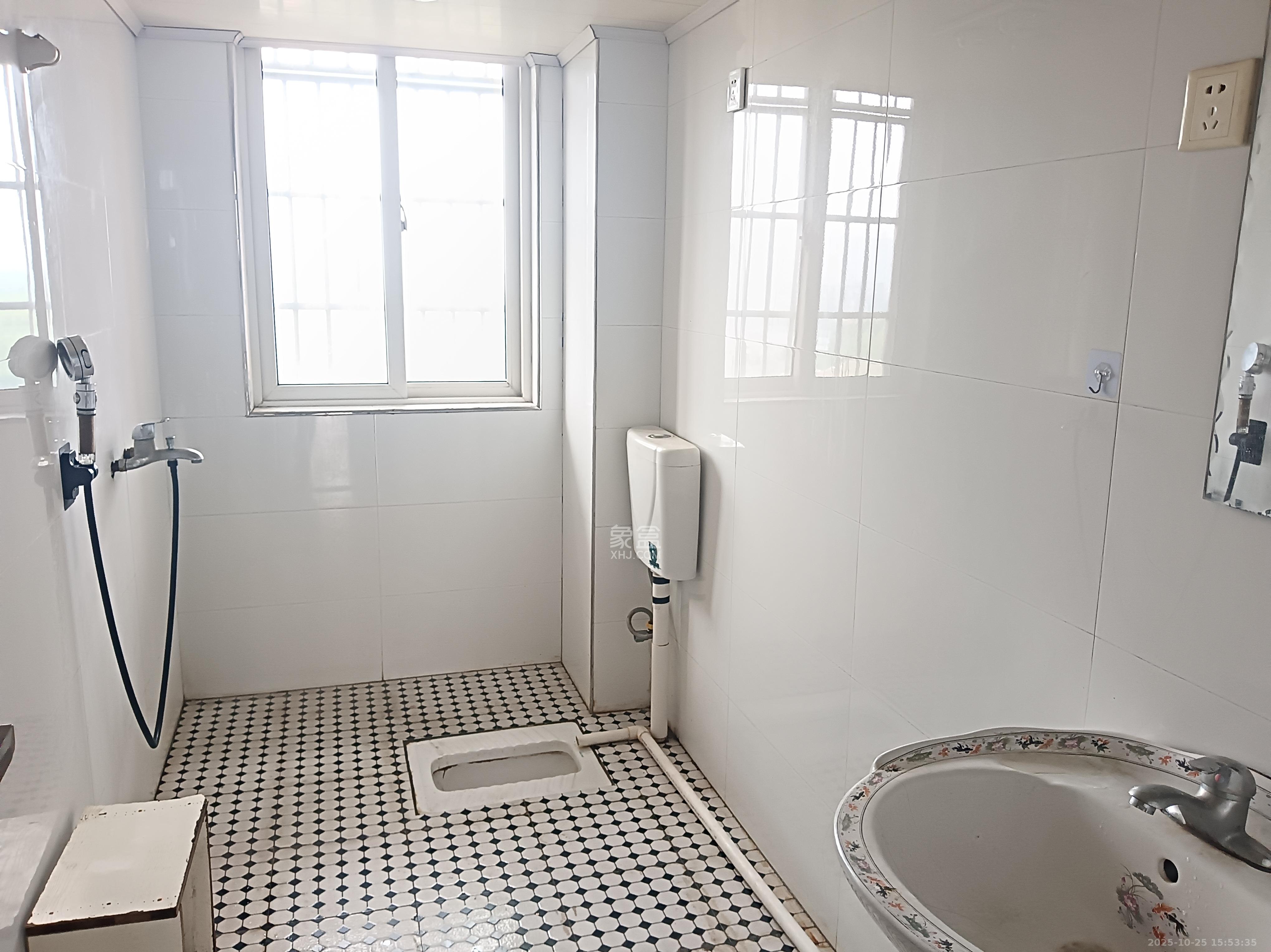 东门尚苑 3室2厅2卫 1600.0元/月 东门尚苑 3室2厅2卫 1600.0元/月室内图