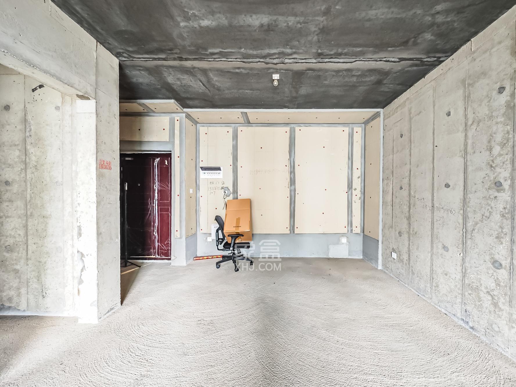 秀峰一品  3室2厅2卫    110.8万客厅