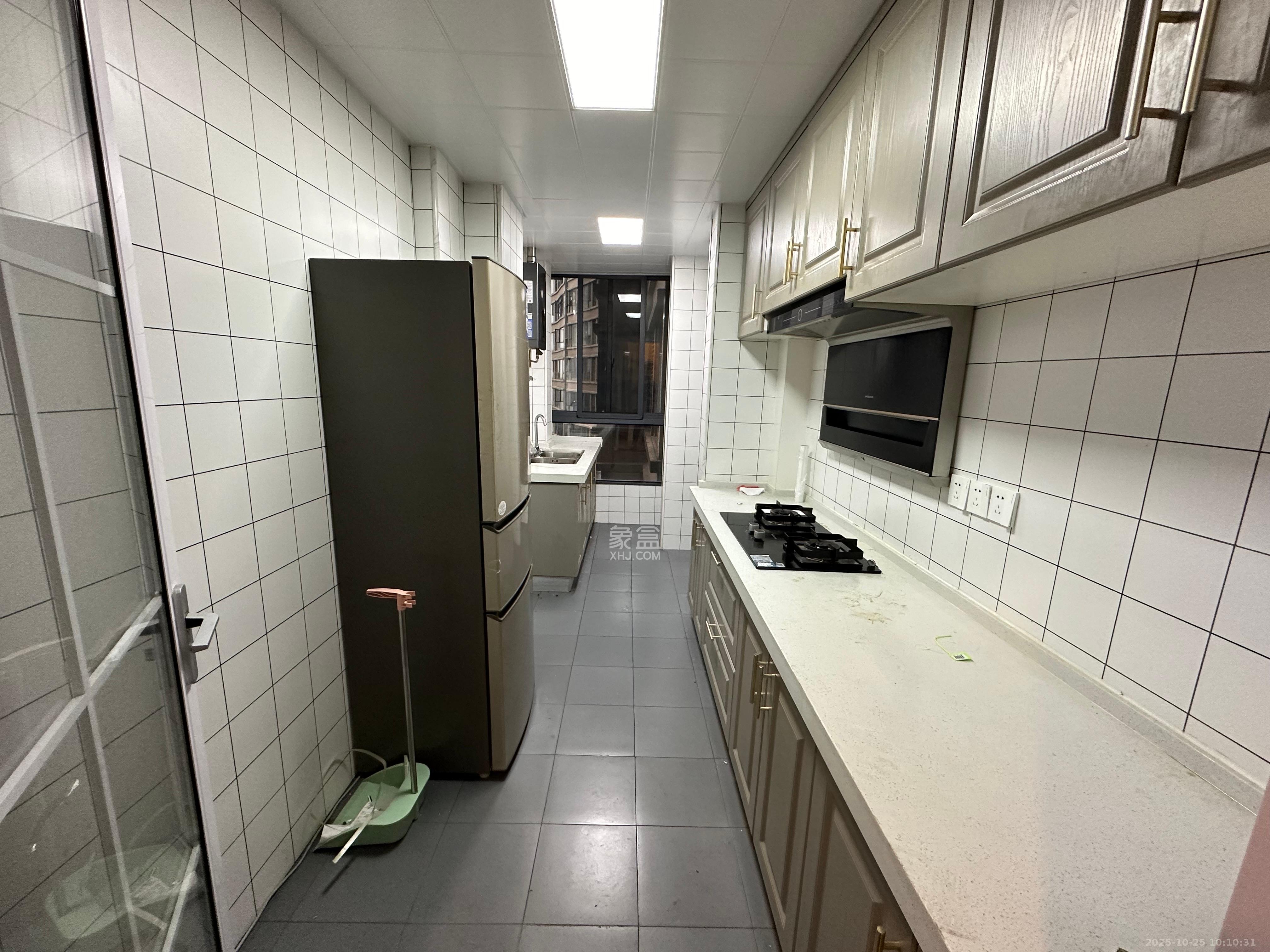 湘江雅颂居  3室2厅1卫    3000.0元/月 湘江雅颂居  3室2厅1卫    3000.0元/月室内图