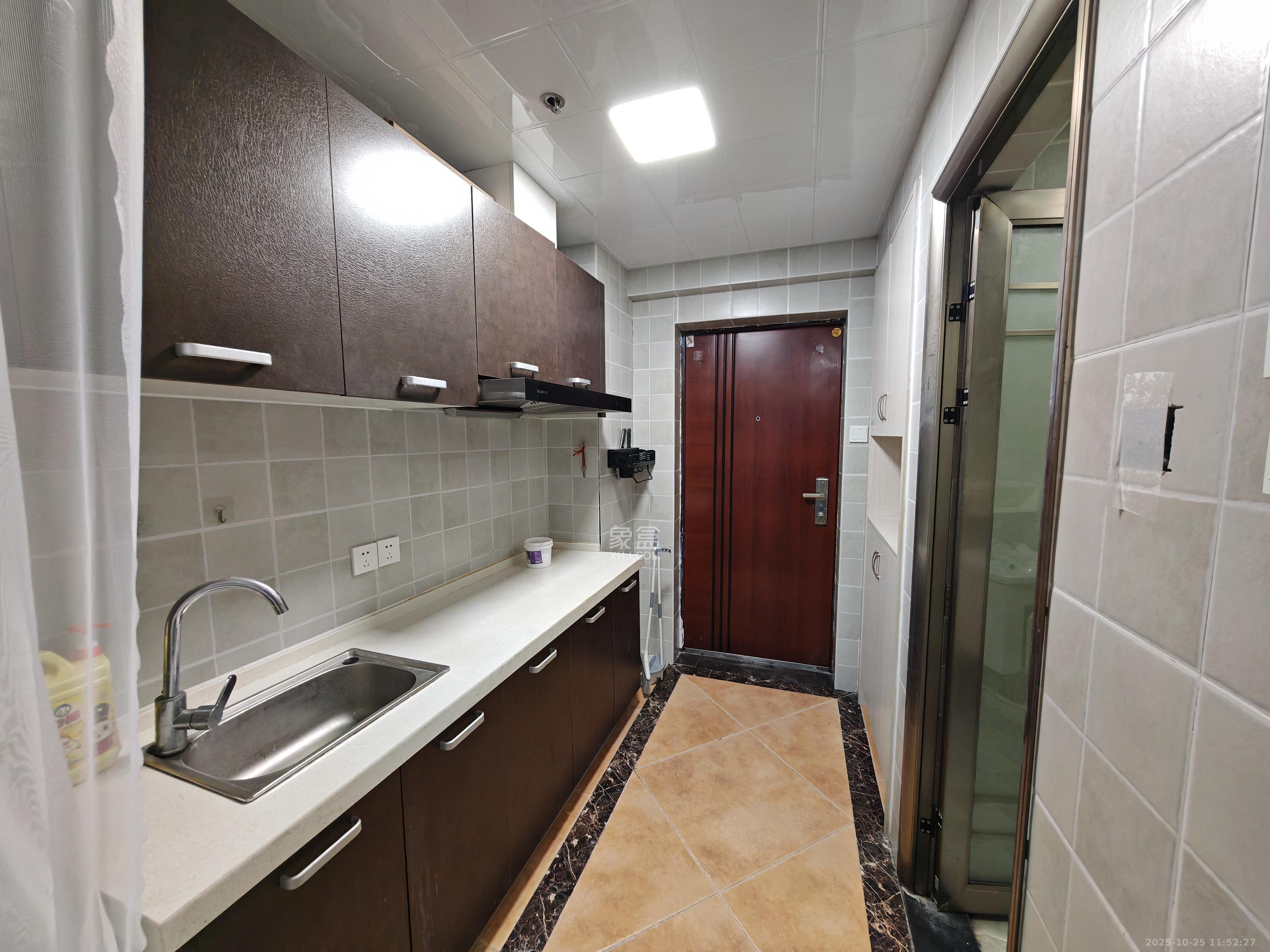 达美D6区  1室1厅1卫    1400.0元/月室内图