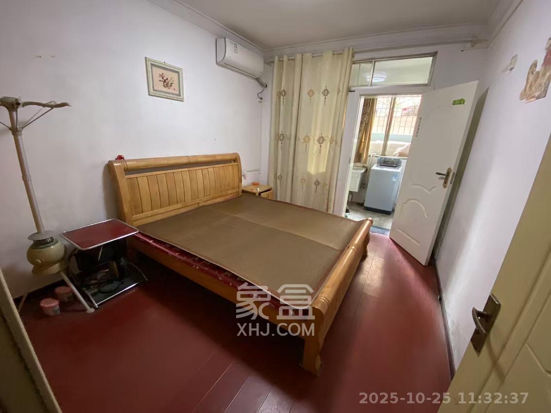 长岭水电八局宿舍  1室1厅1卫    1000.0元/月室内图