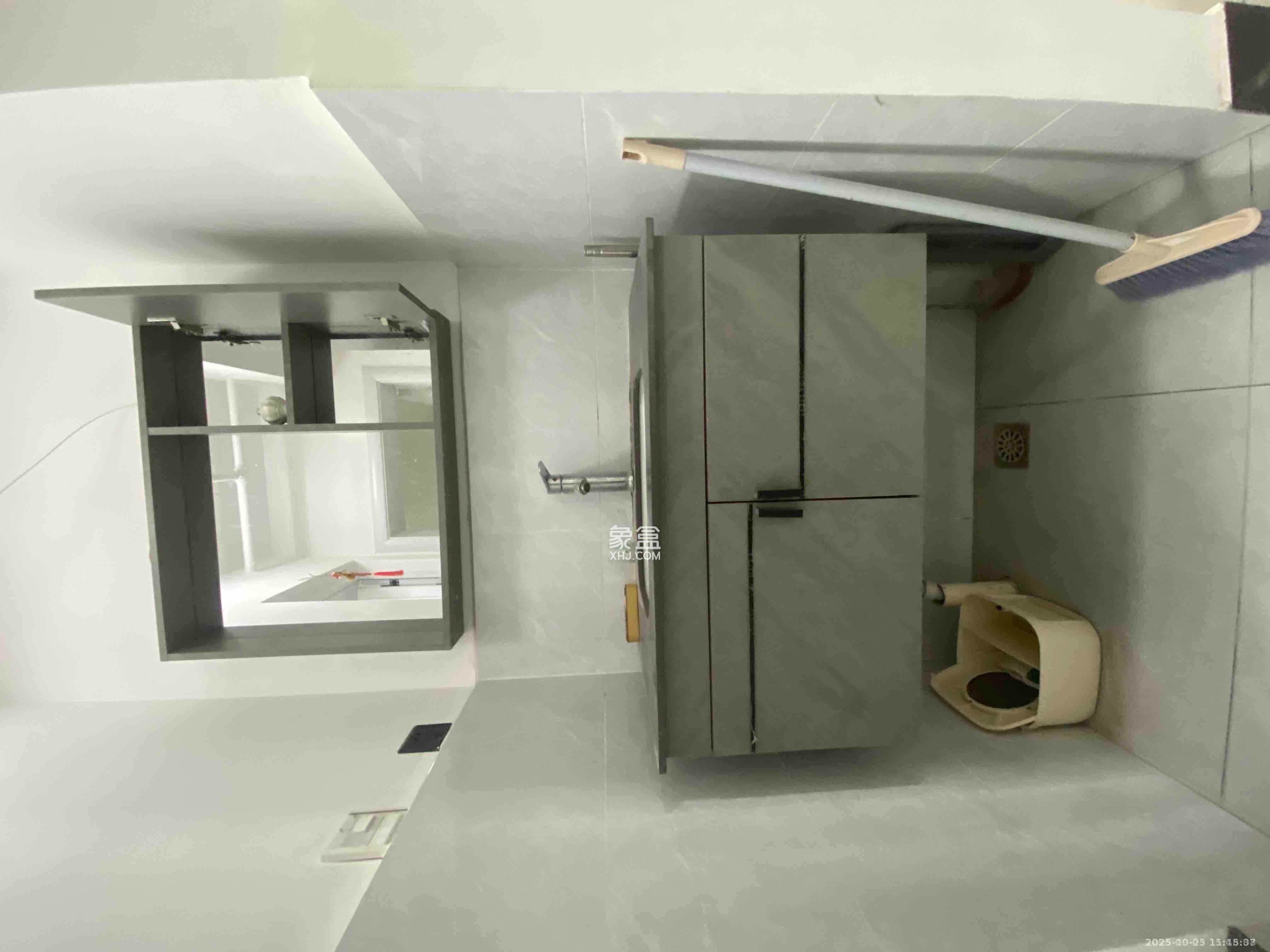 龙凤安置小区  3室1厅1卫    2500.0元/月室内图