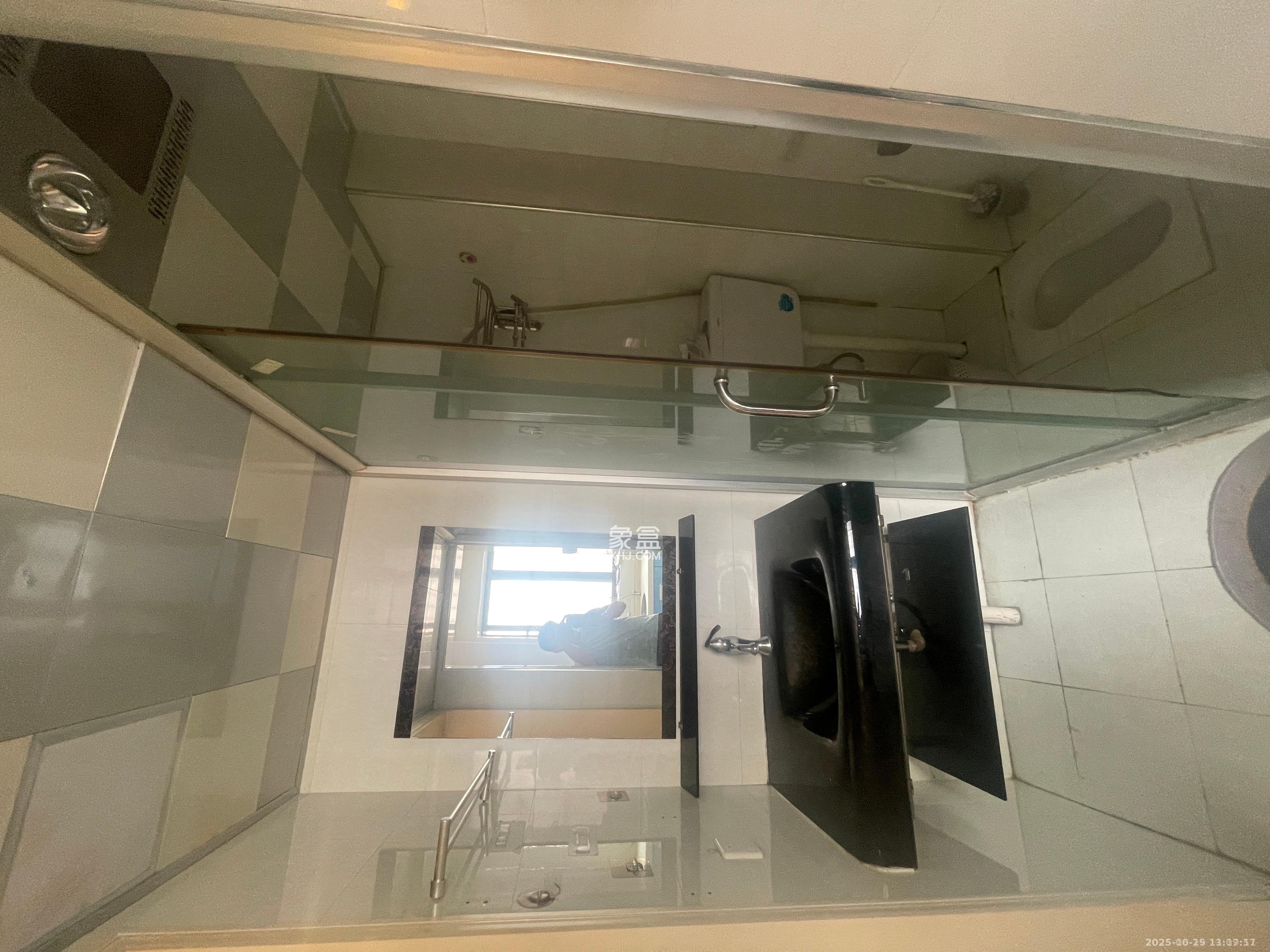 上海城小区 1室1厅1卫 1600.0元/月 上海城小区 1室1厅1卫 1600.0元/月室内图