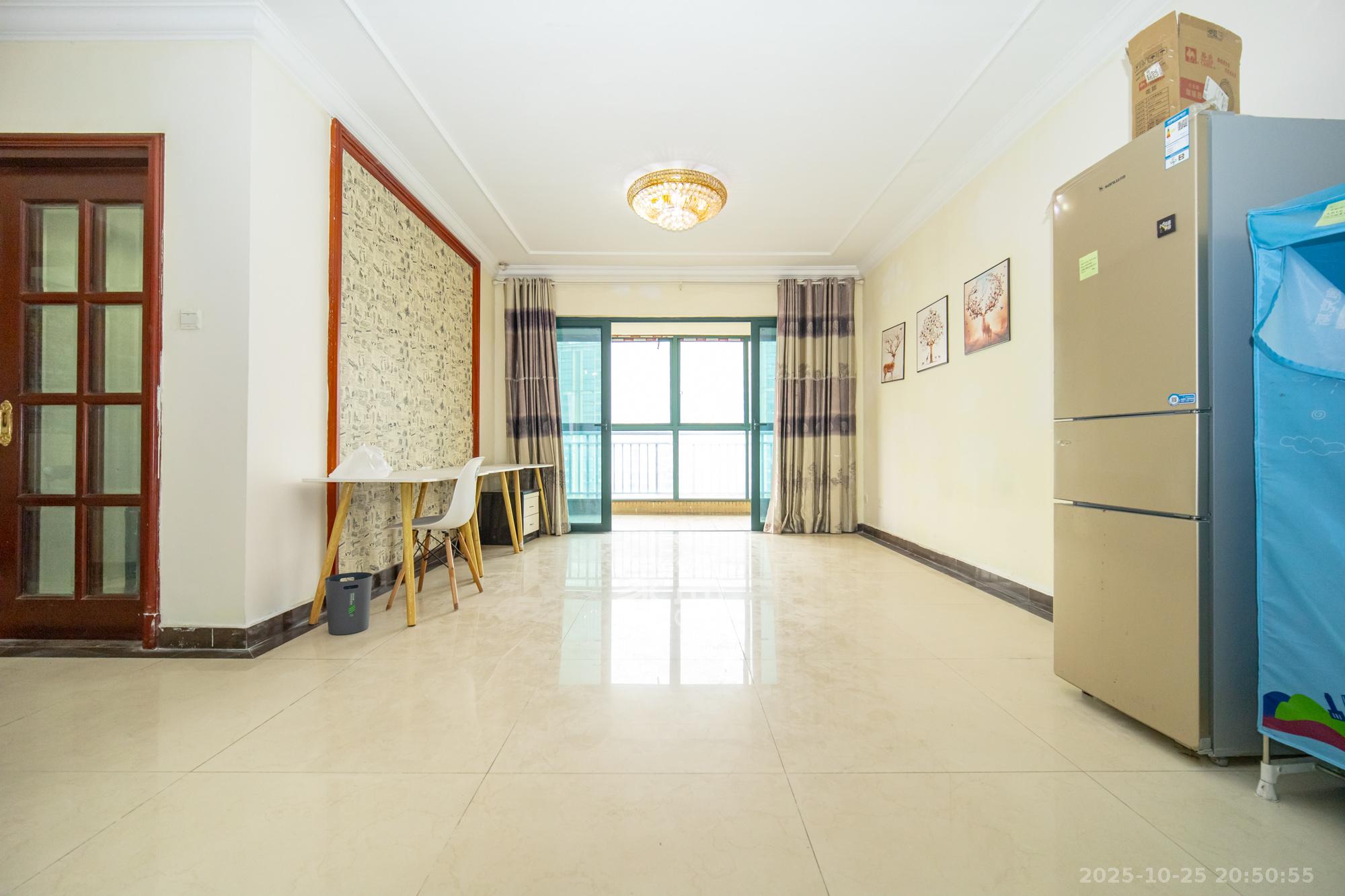 恒大雅苑 1室2厅1卫 110.0万 恒大雅苑 1室2厅1卫 110.0万客厅