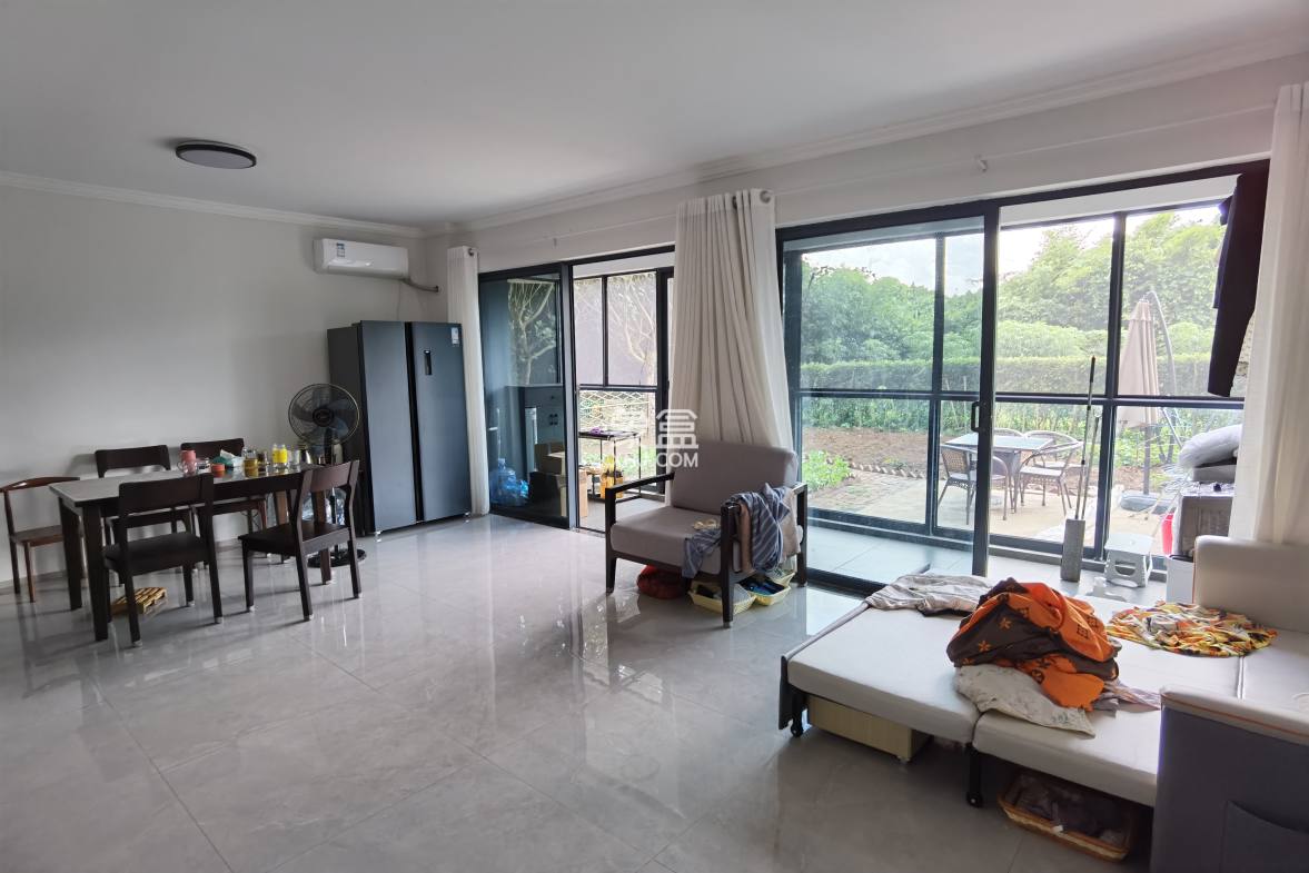 观澜湖-君悦公馆 2室1厅1卫 128.0万 观澜湖-君悦公馆 2室1厅1卫 128.0万客厅