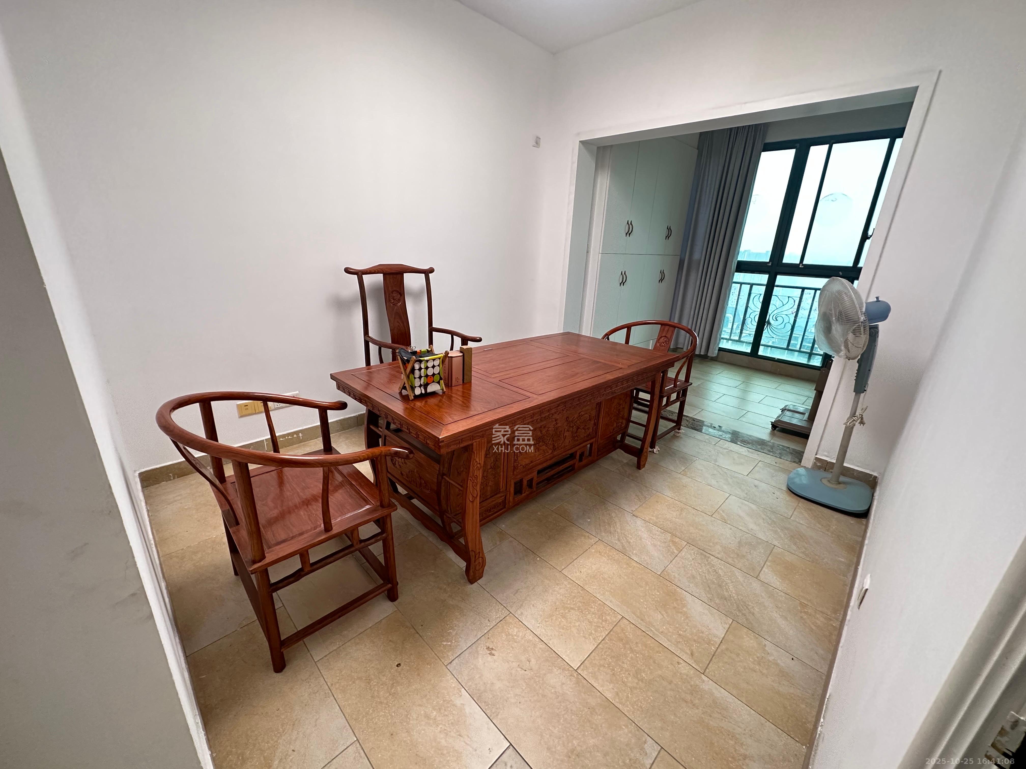 恒大华府  4室2厅2卫    5000.0元/月室内图