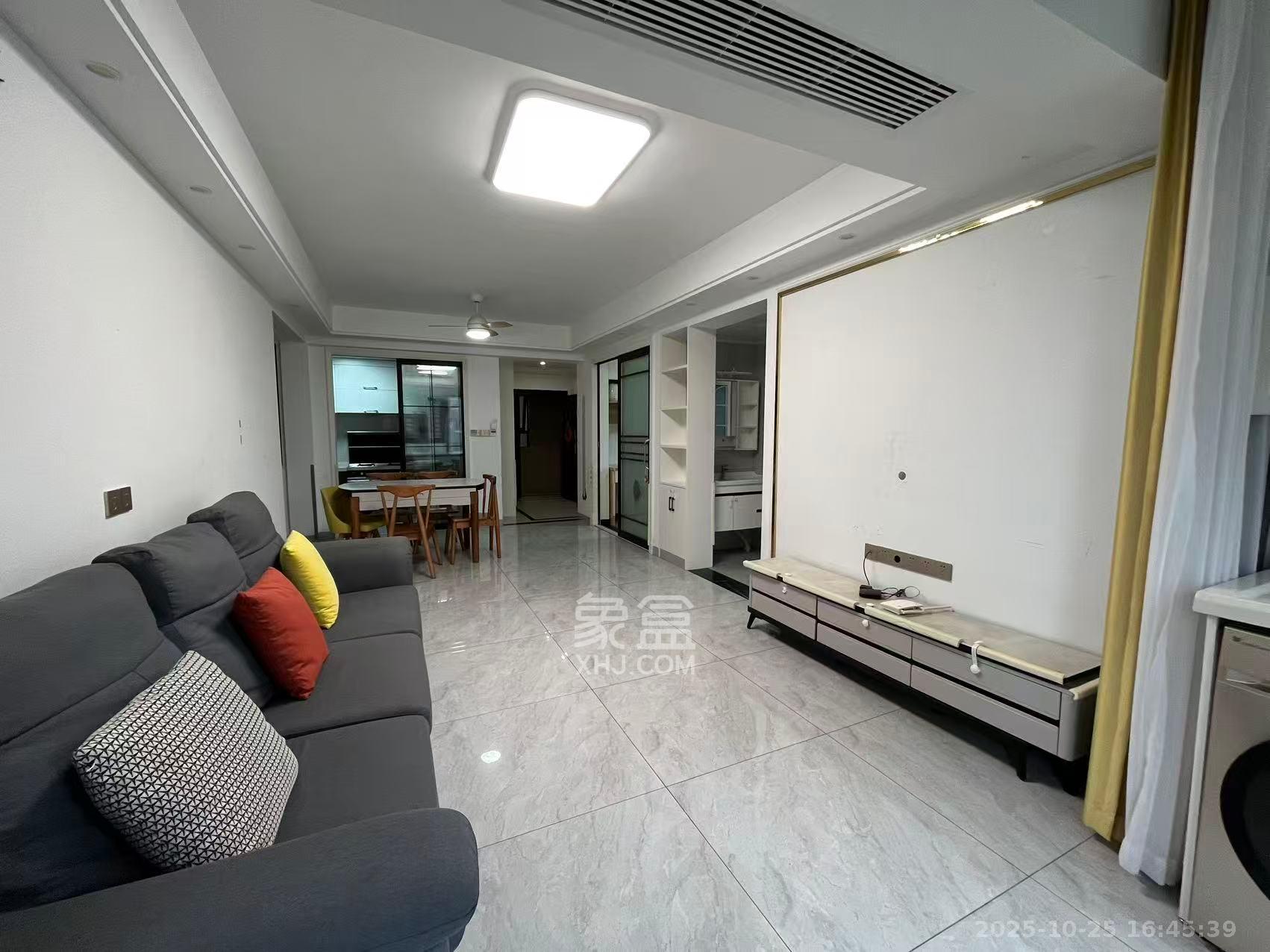 长房云时代  3室2厅1卫    2500.0元/月 长房云时代  3室2厅1卫    2500.0元/月室内图