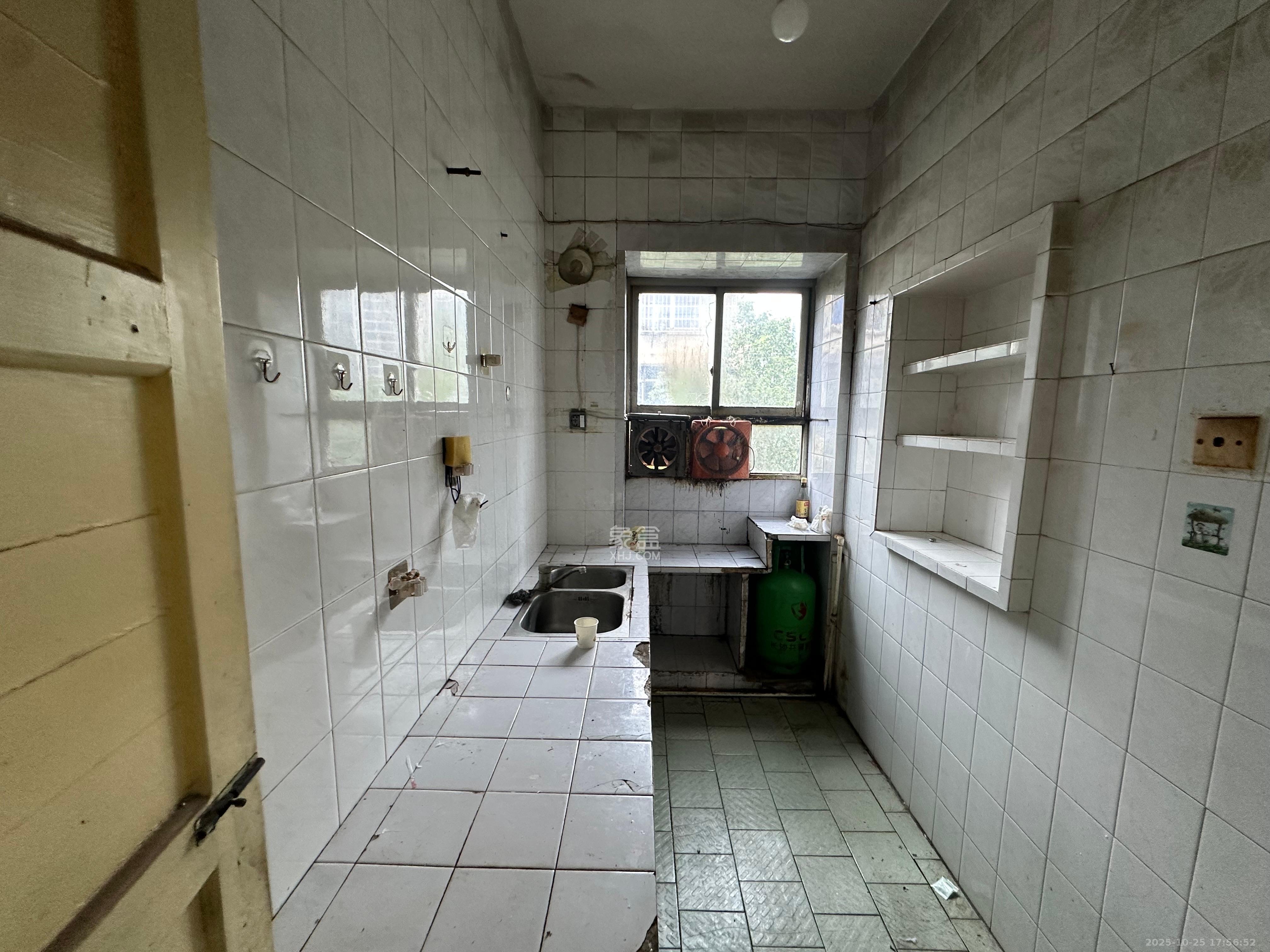 长重机械厂宿舍 3室2厅1卫 1100.0元/月 长重机械厂宿舍 3室2厅1卫 1100.0元/月室内图