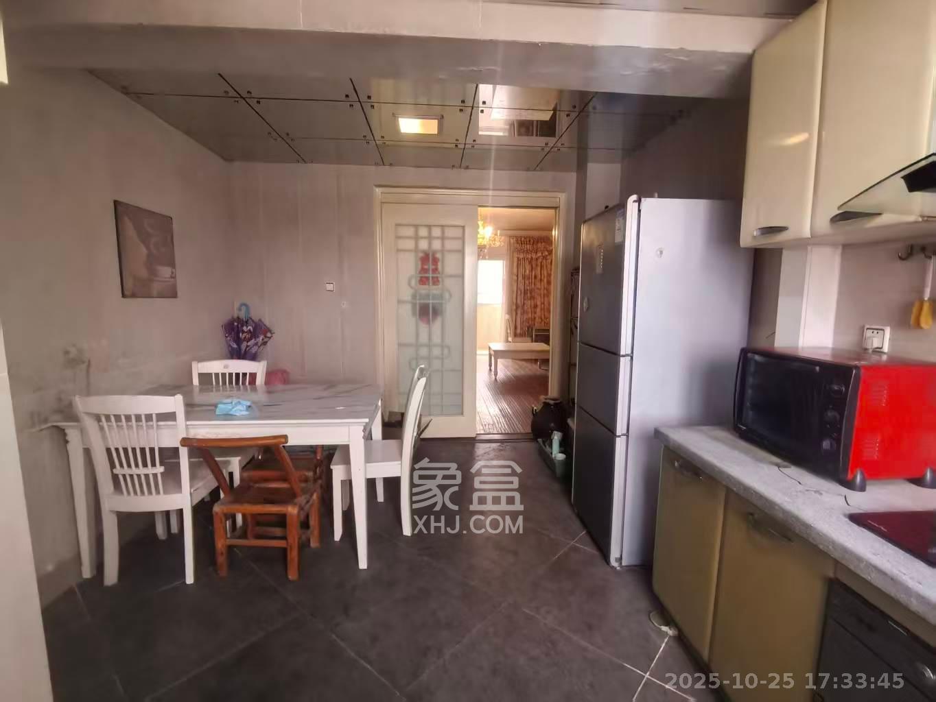 麓谷雅园  4室2厅2卫    2800.0元/月室内图