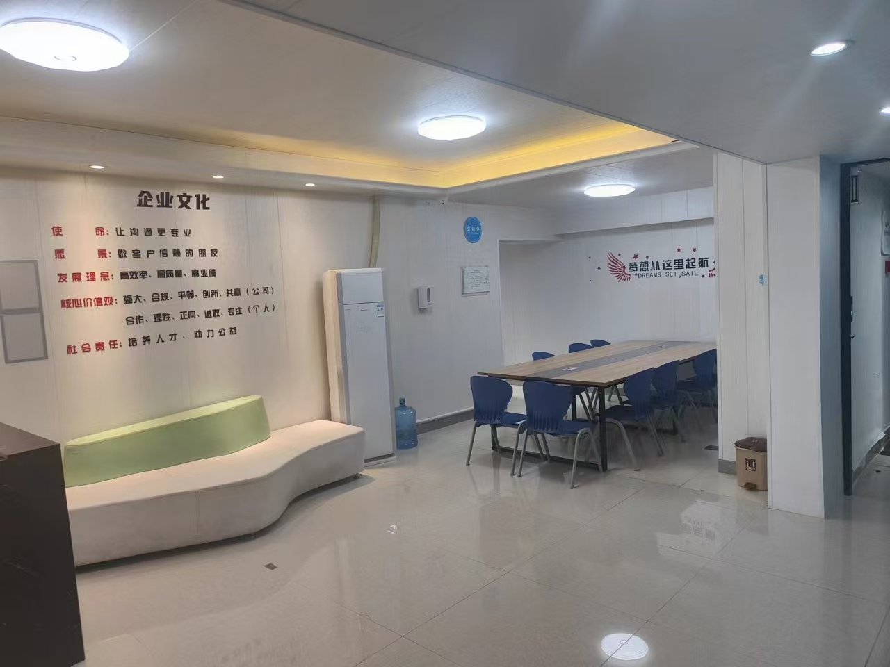 港澳申亚大厦   271.0㎡      8000.0元/月