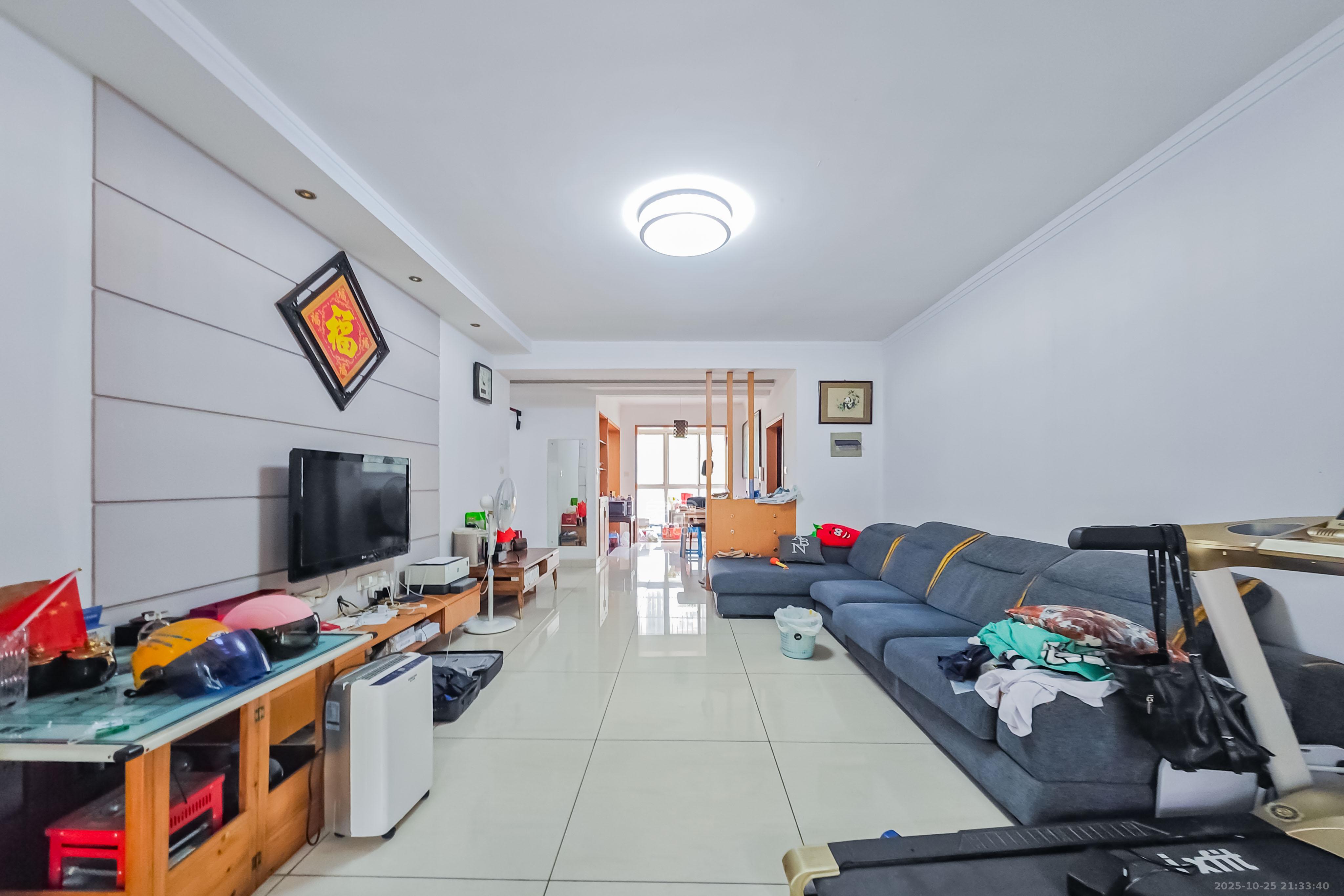 雅致名园  3室2厅2卫    205.0万 雅致名园  3室2厅2卫    205.0万客厅