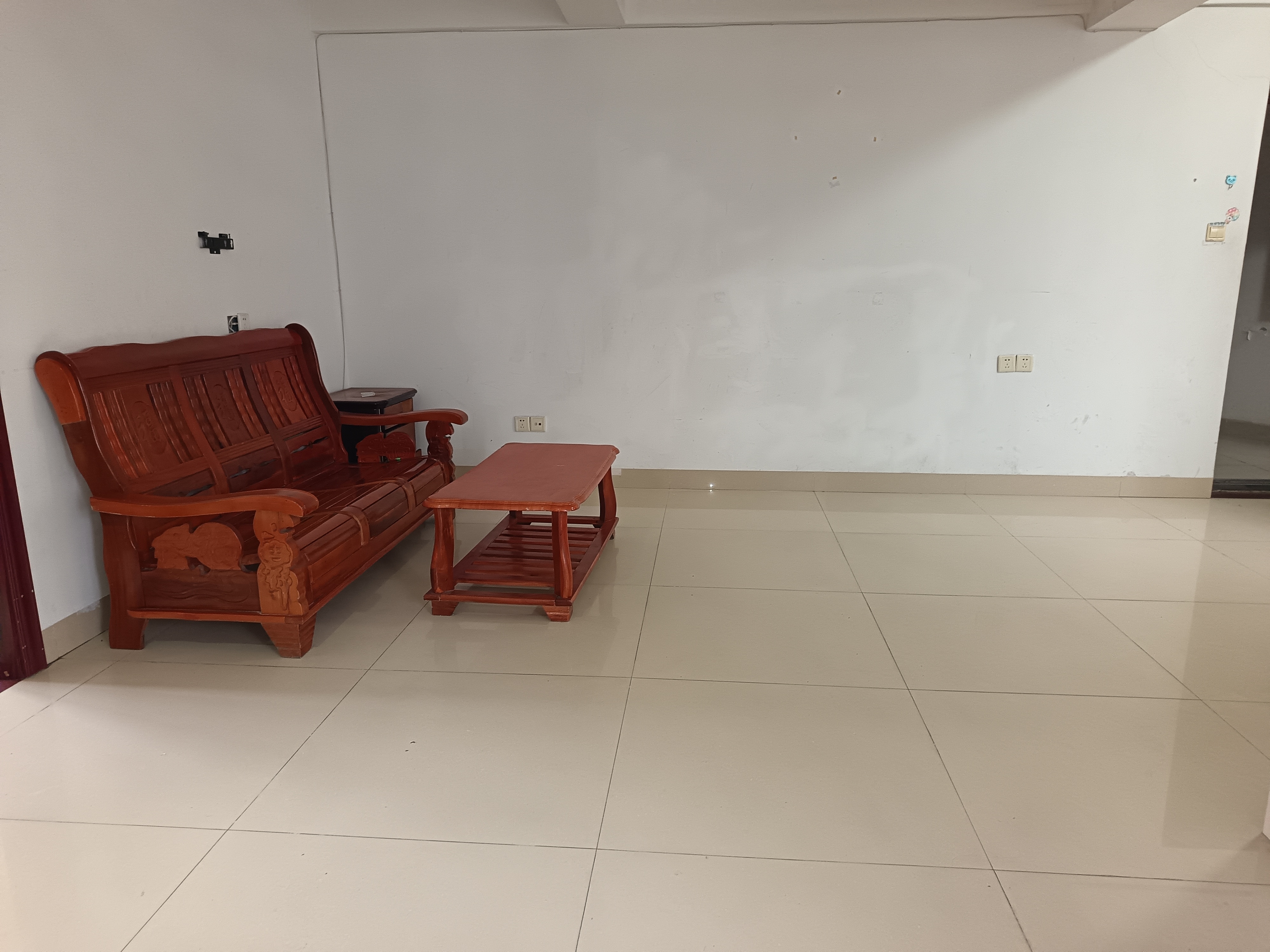 鑫汇大厦 2室2厅1卫 2000.0元/月 鑫汇大厦 2室2厅1卫 2000.0元/月室内图