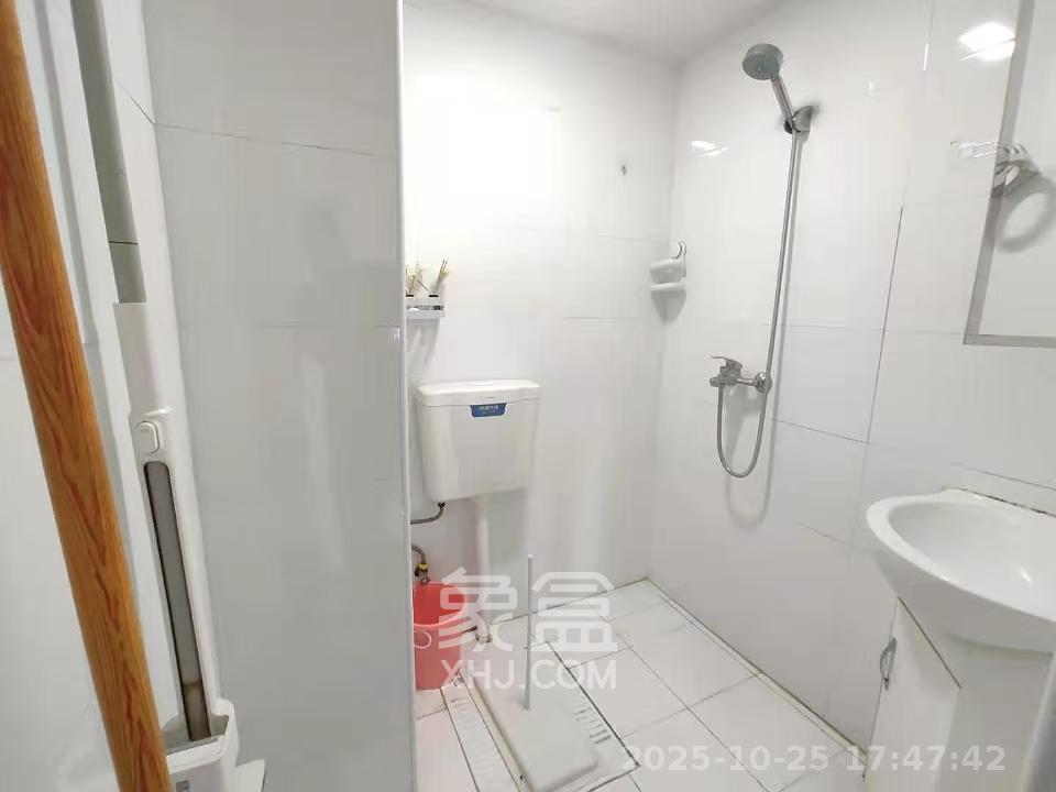 天鸿天府(天鸿中央大院) 1室1厅1卫 1900.0元/月 天鸿天府(天鸿中央大院) 1室1厅1卫 1900.0元/月室内图