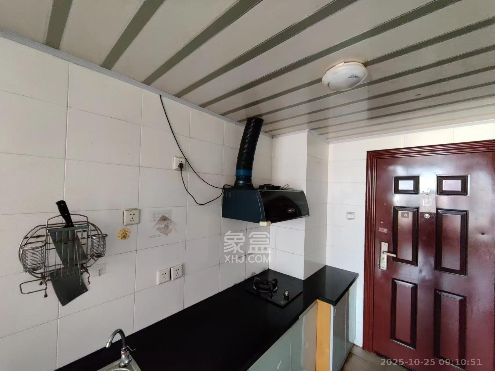 他城（天鸿时代公寓）  1室1厅1卫    1100.0元/月室内图