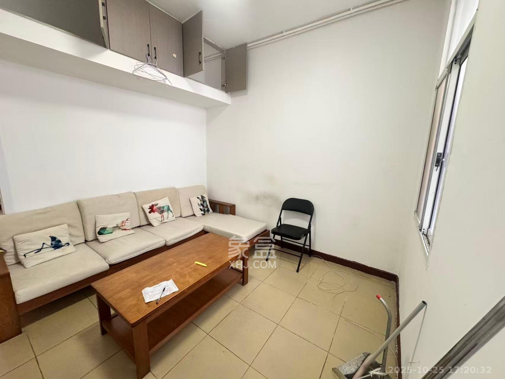 轻工小区（湖南轻工研究院宿舍）  1室1厅1卫    1600.0元/月