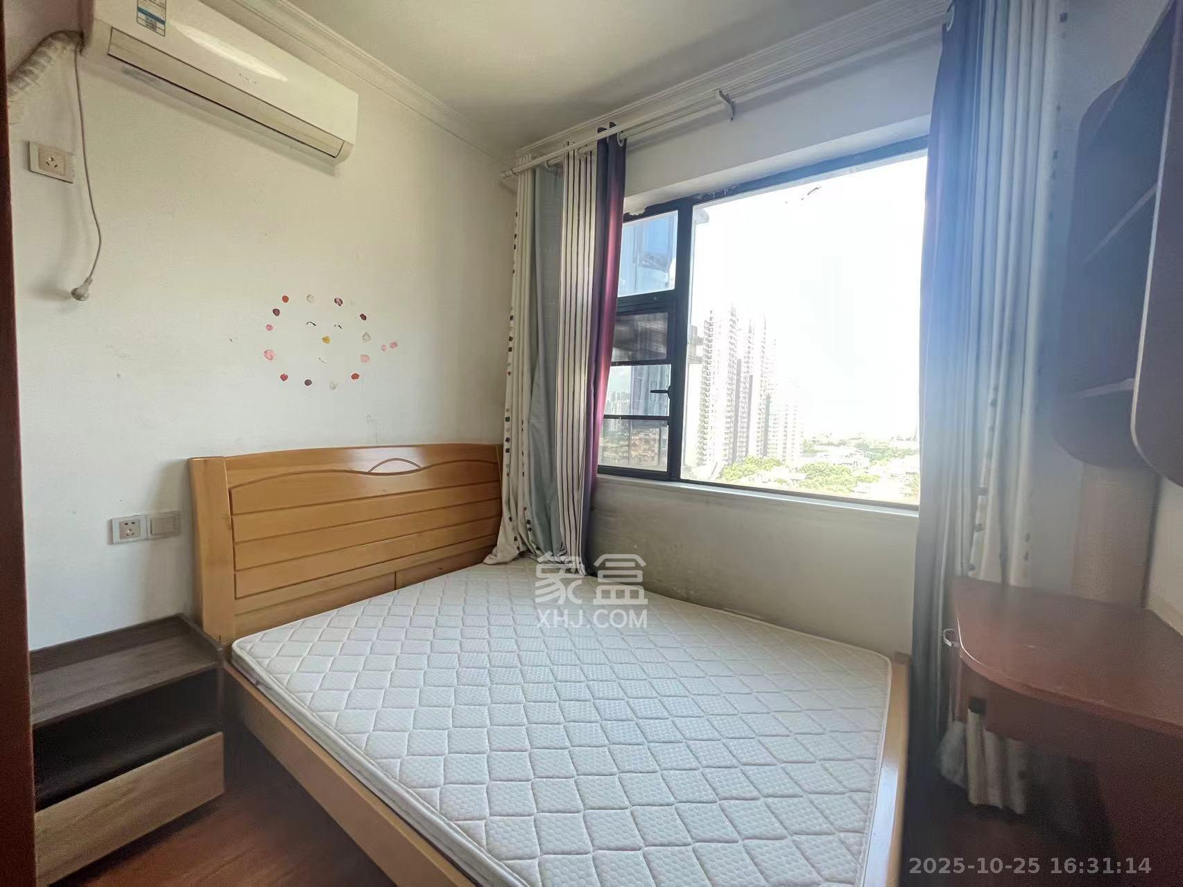 东城港  3室2厅2卫    2600.0元/月 东城港  3室2厅2卫    2600.0元/月室内图