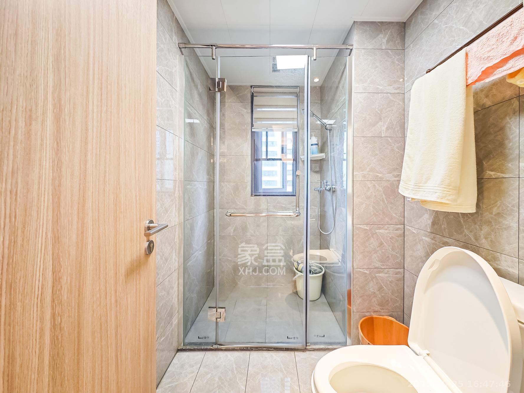 新城和樾(新城和樾公馆) 4室2厅2卫 125.0万 新城和樾(新城和樾公馆) 4室2厅2卫 125.0万卫生间