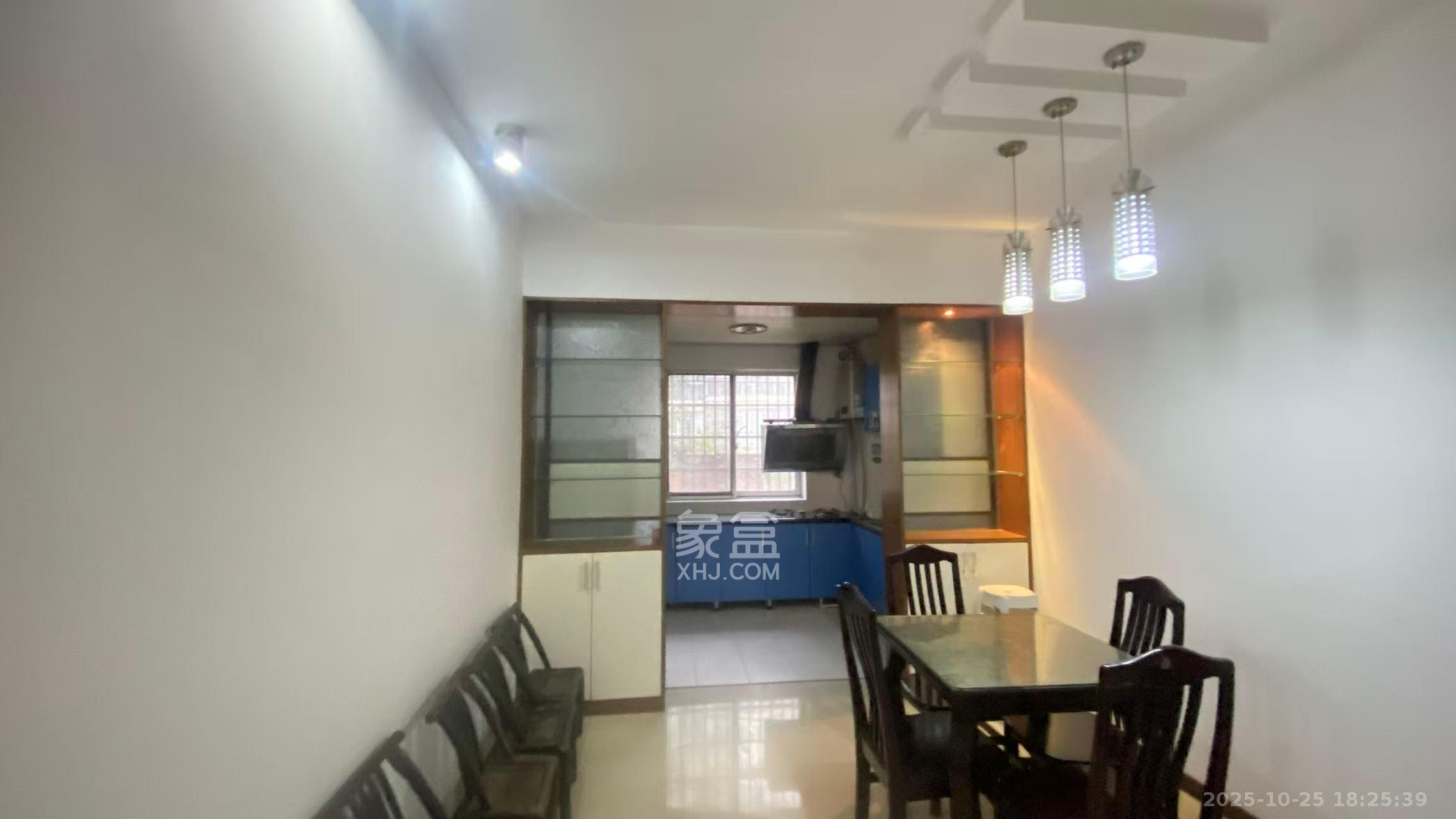 佳园星城  4室2厅2卫    1900.0元/月 佳园星城  4室2厅2卫    1900.0元/月