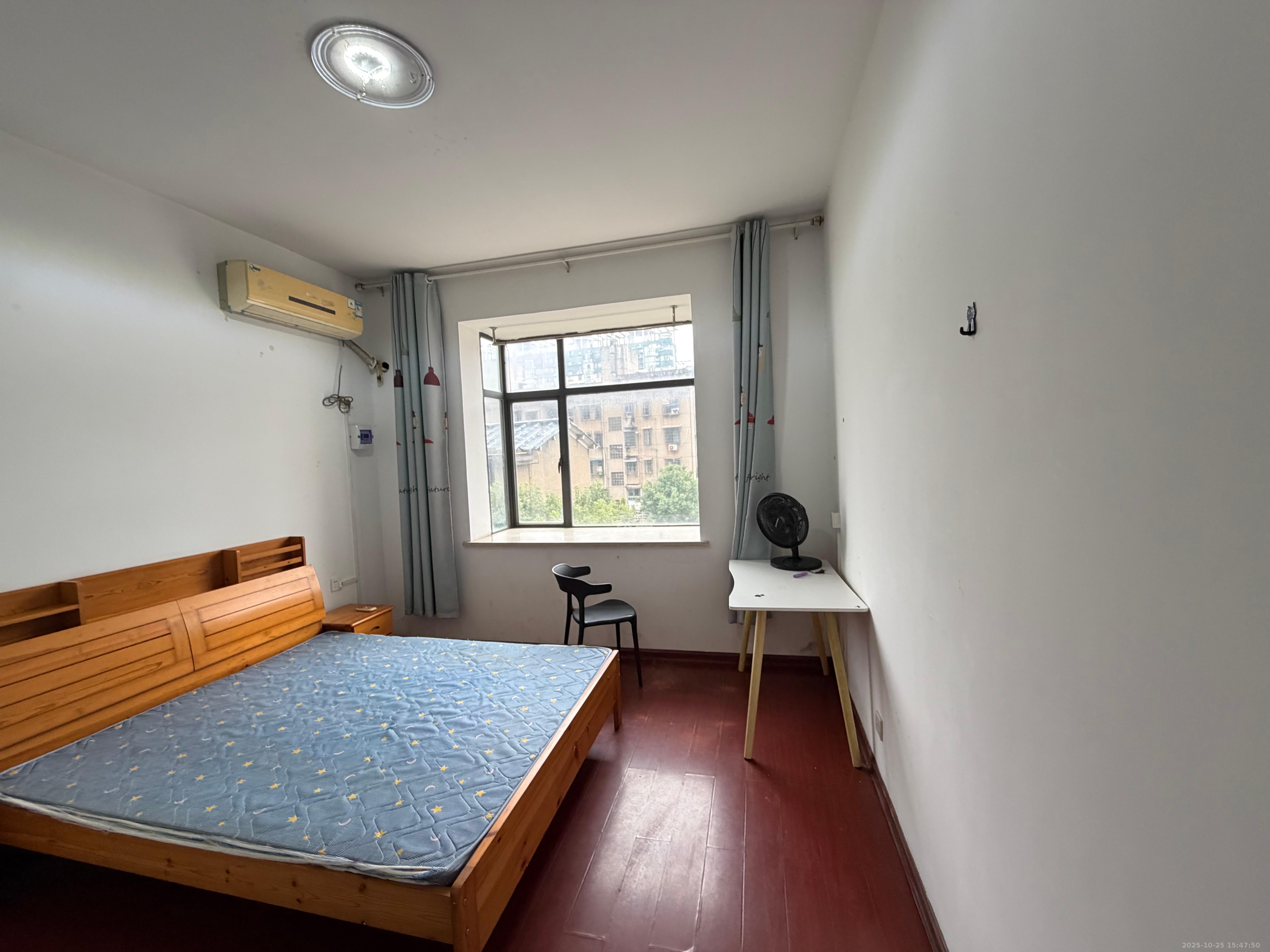 恒盛世家 5室1厅2卫 2200.0元/月 恒盛世家 5室1厅2卫 2200.0元/月室内图