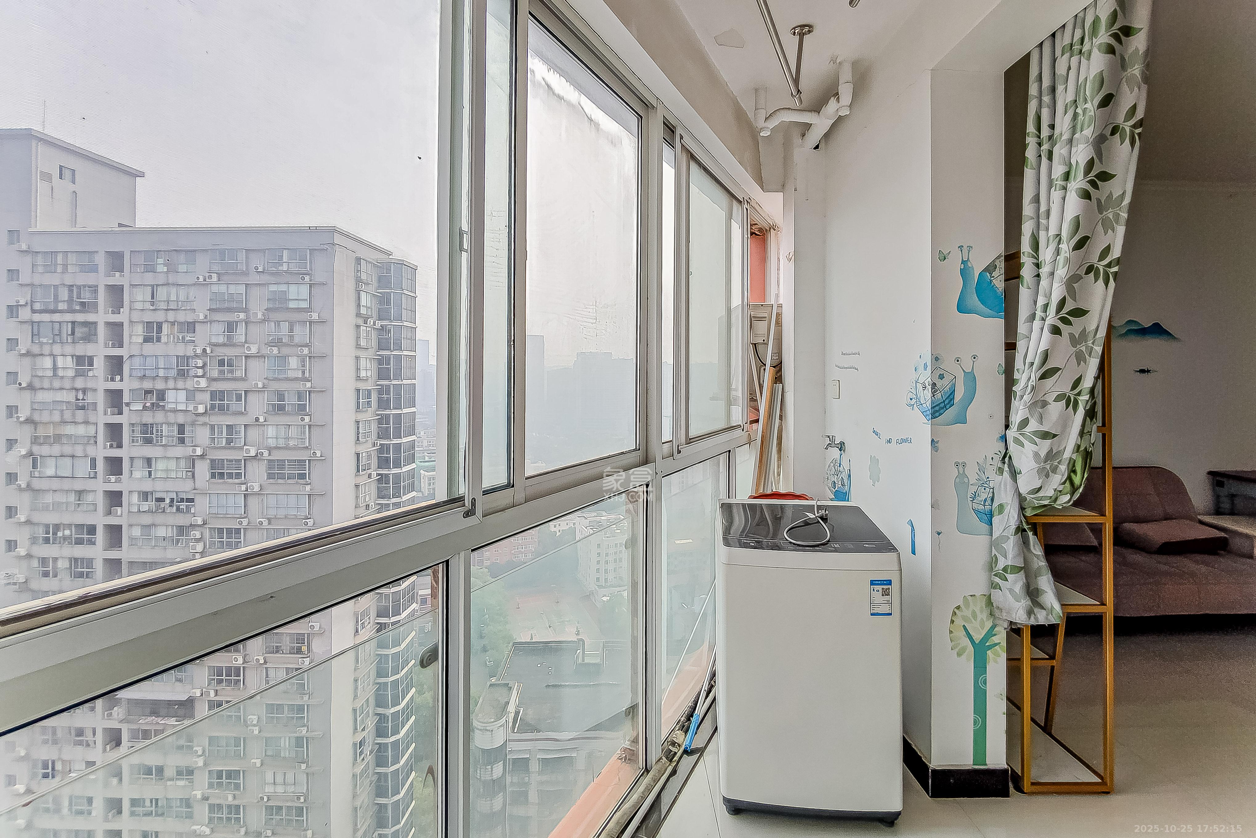 银轩铭誉（四海怡家）  2室1厅1卫    65.0万阳台