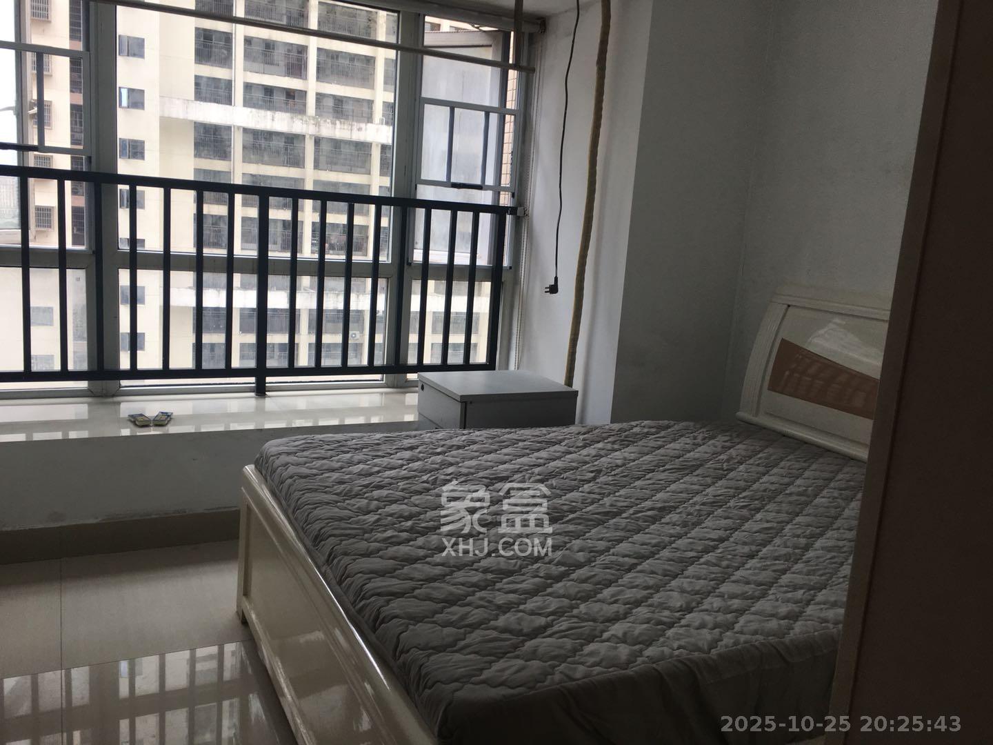 新长海广场  2室2厅1卫    1800.0元/月室内图