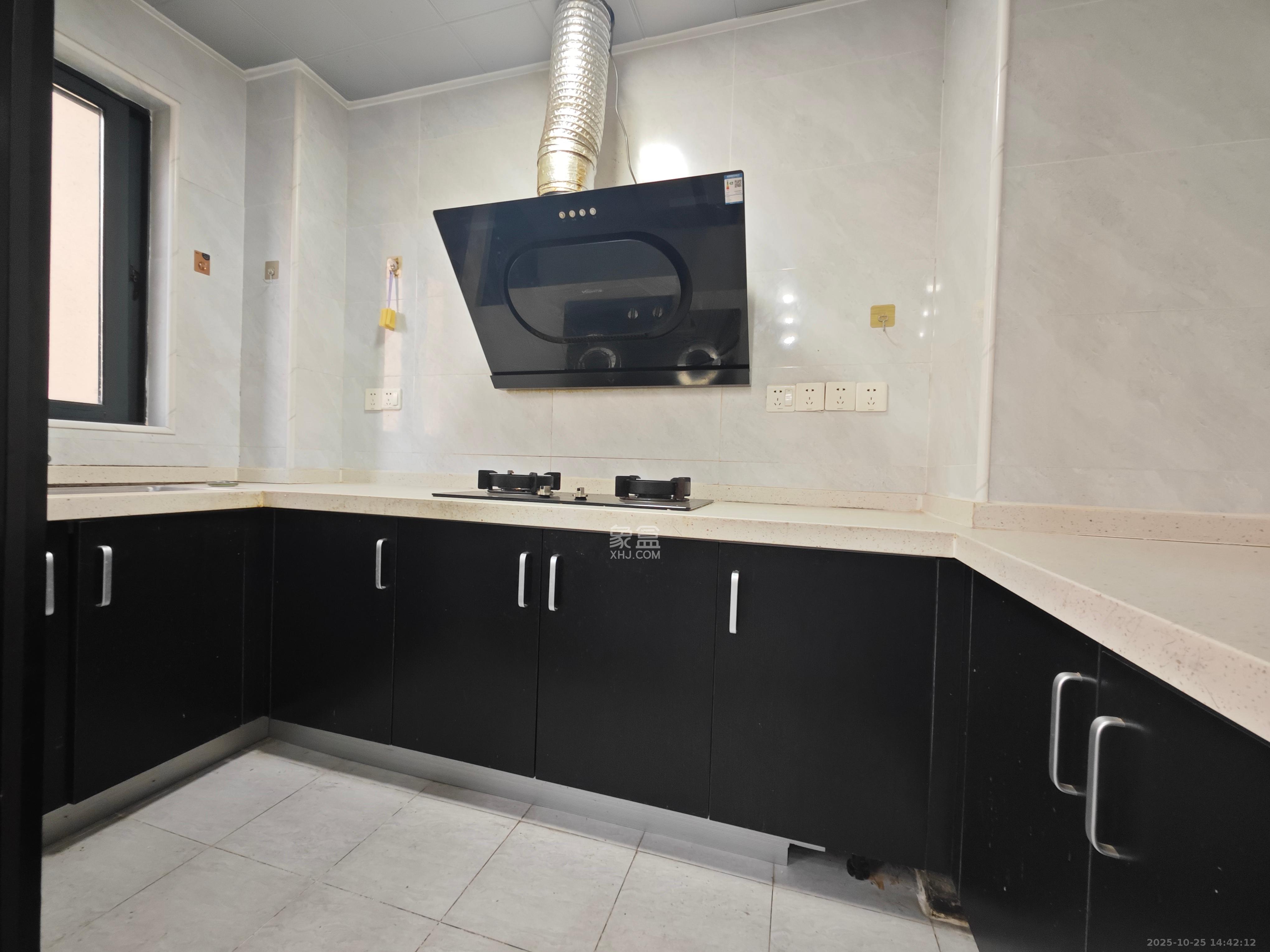 中建嘉和城  3室2厅2卫    2450.0元/月室内图