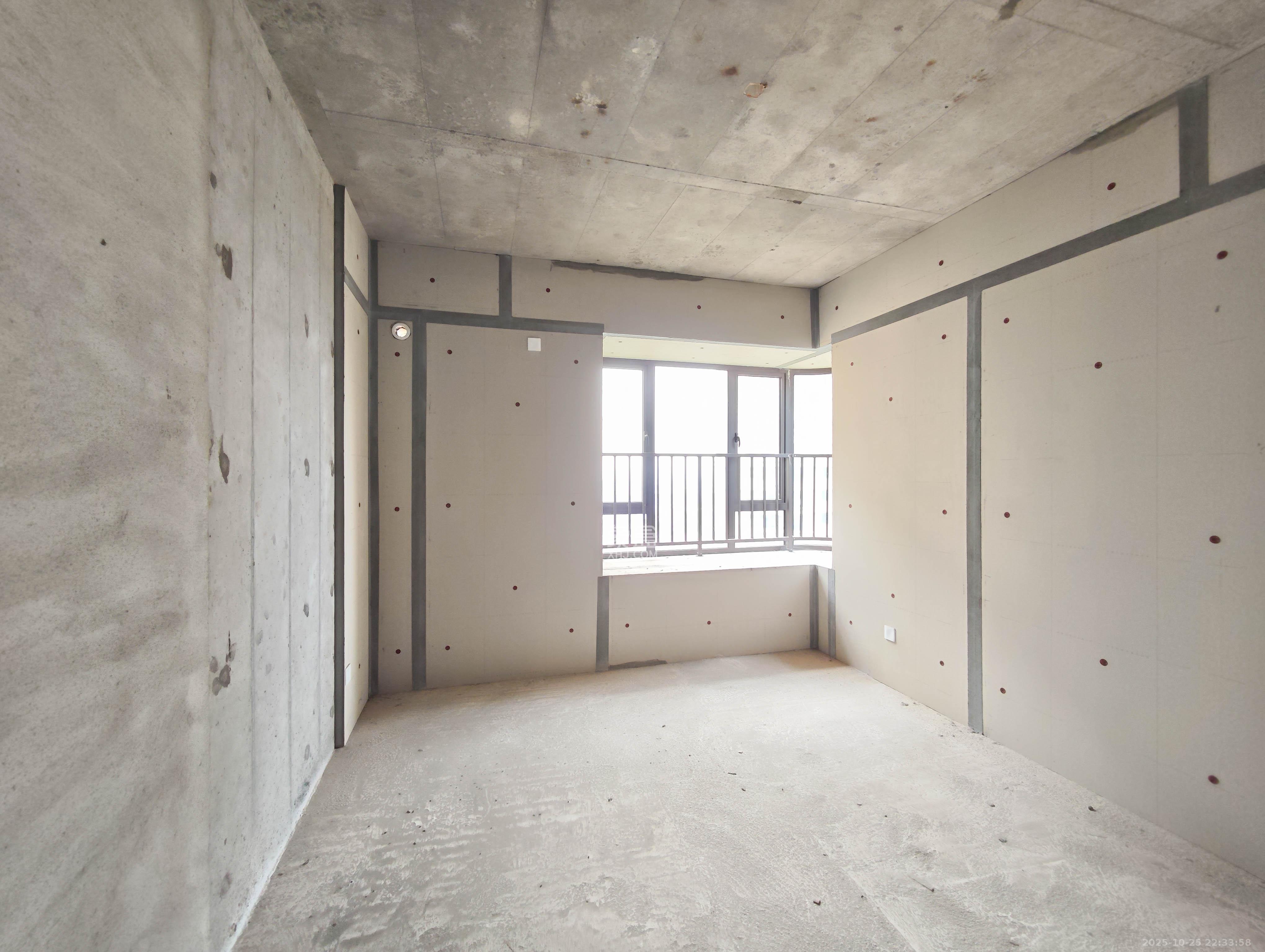 会展三润城  4室2厅2卫    85.8万卧室