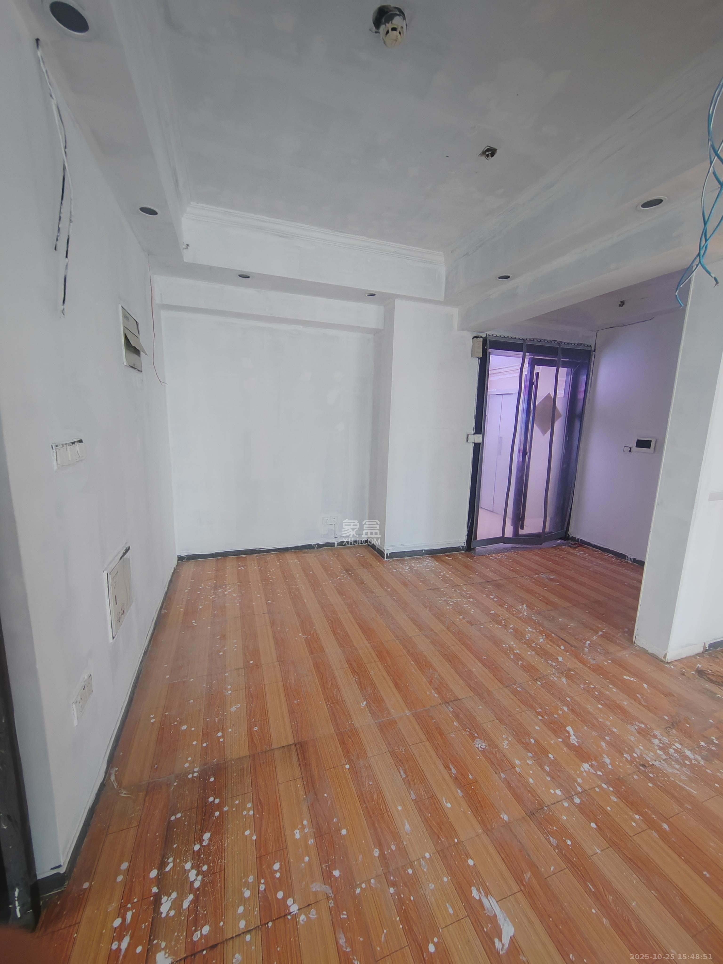 北辰三角洲B1E1区  3室1厅1卫    5300.0元/月室内图