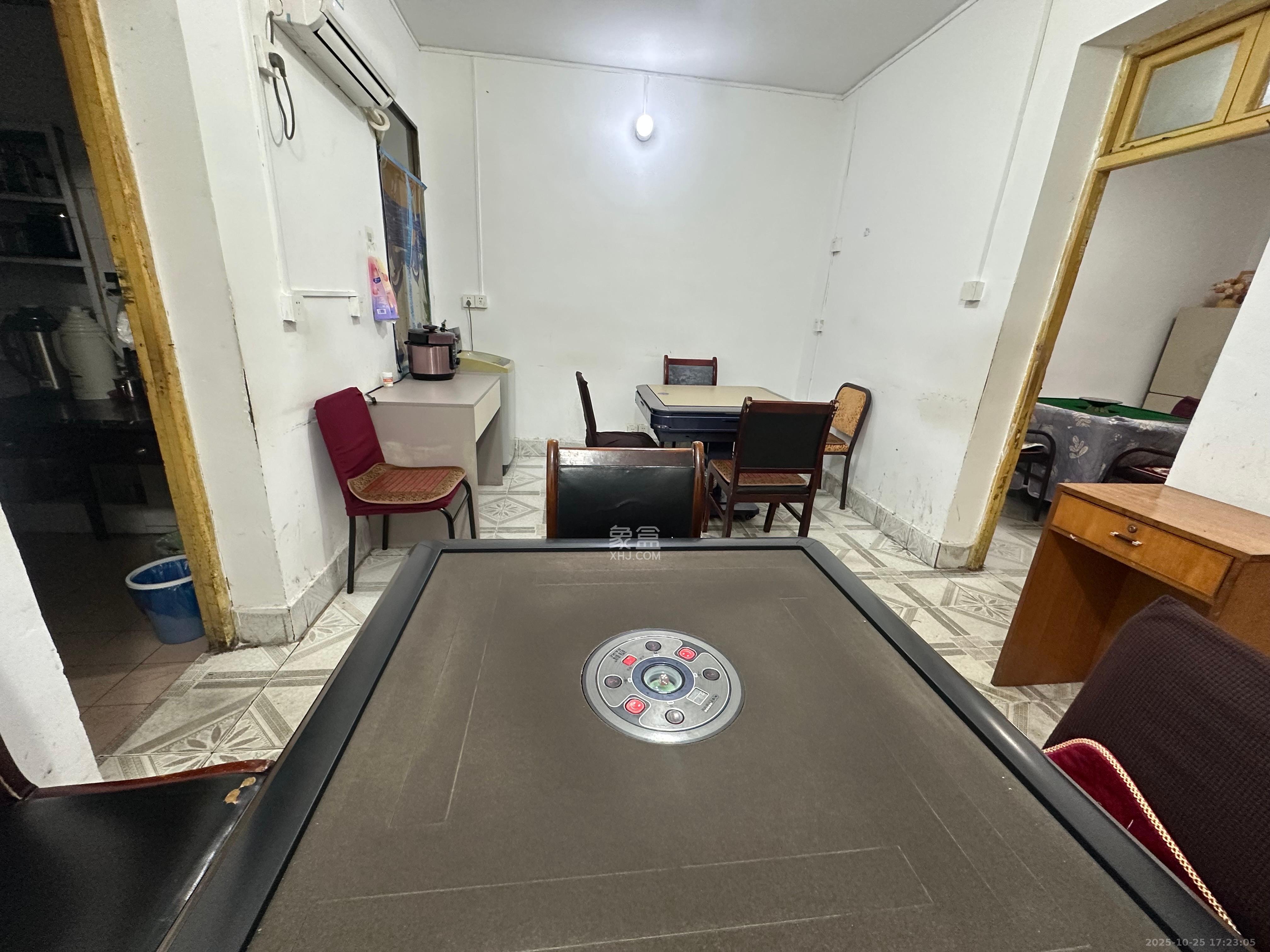 荷晏小区  1室0厅0卫    1600.0元/月