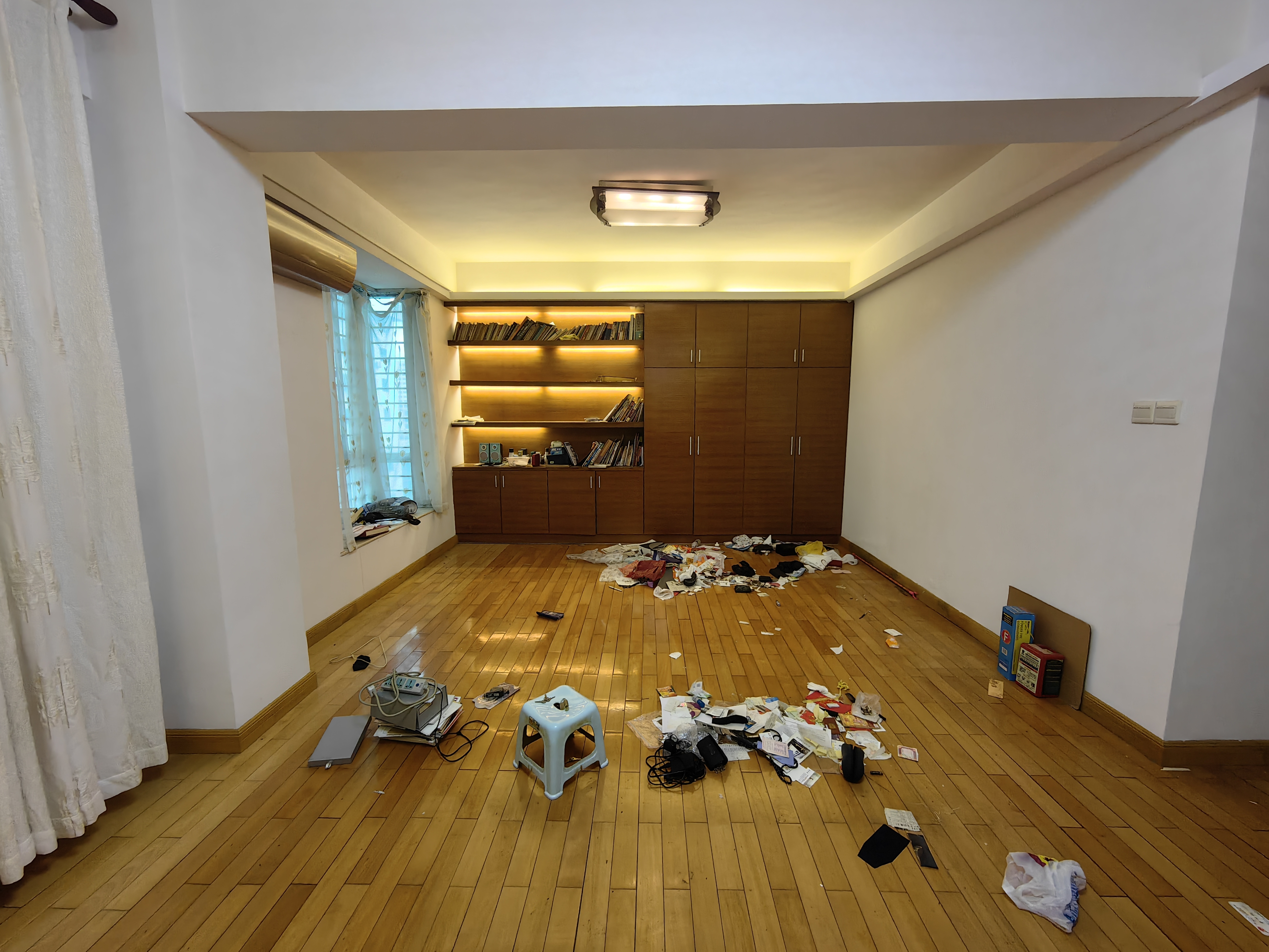 凯建公寓  3室2厅1卫    150.0万客厅