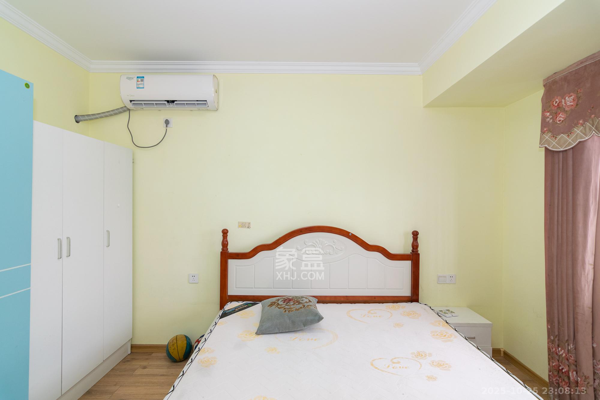 新城国际花都  3室2厅1卫    50.0万卧室