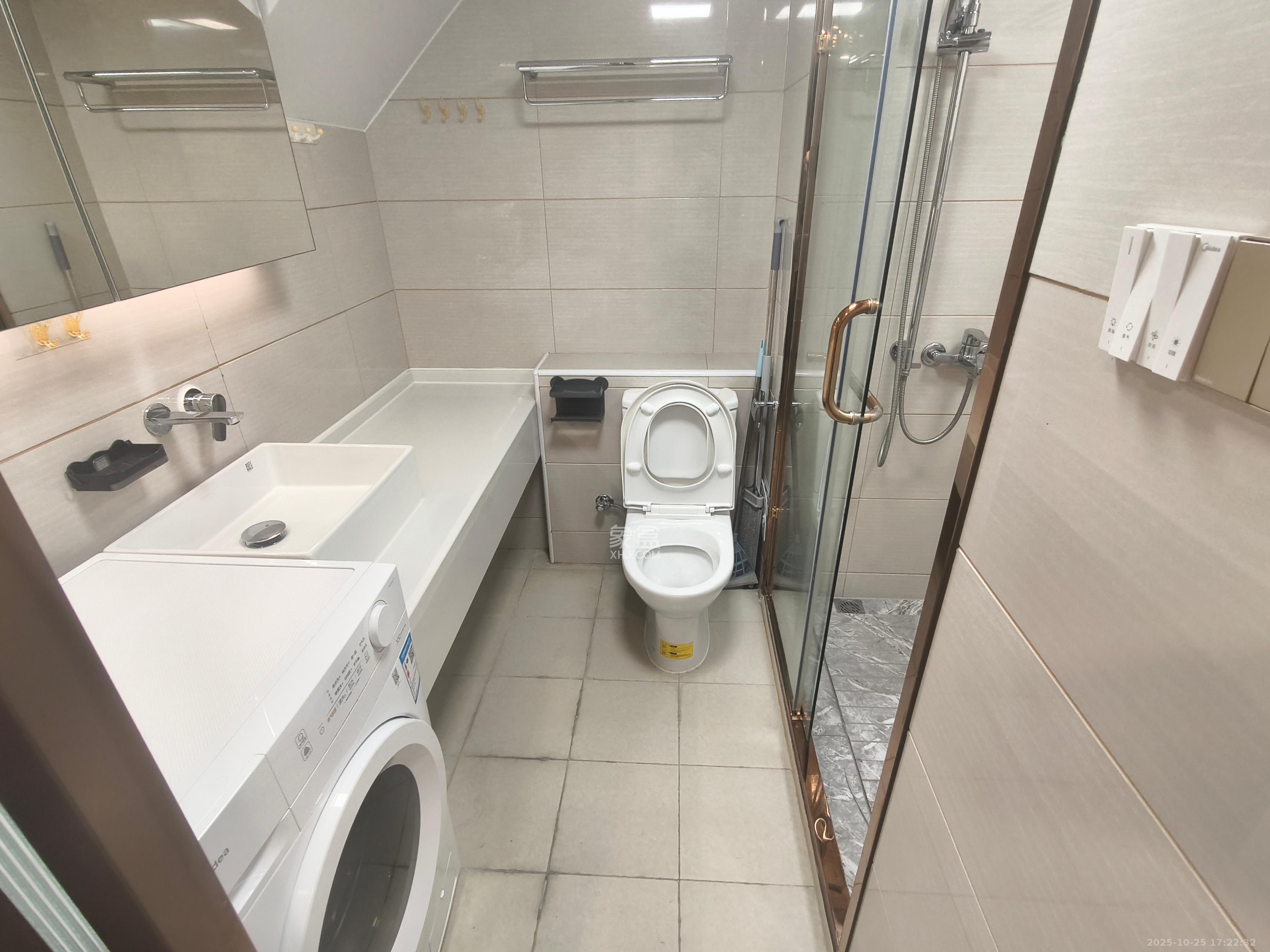 富兴时代御城 1室0厅0卫 2500.0元/月 富兴时代御城 1室0厅0卫 2500.0元/月室内图