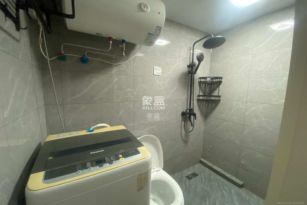 保利中环广场(保利中悦苑) 1室1厅1卫 1600.0元/月 保利中环广场(保利中悦苑) 1室1厅1卫 1600.0元/月室内图