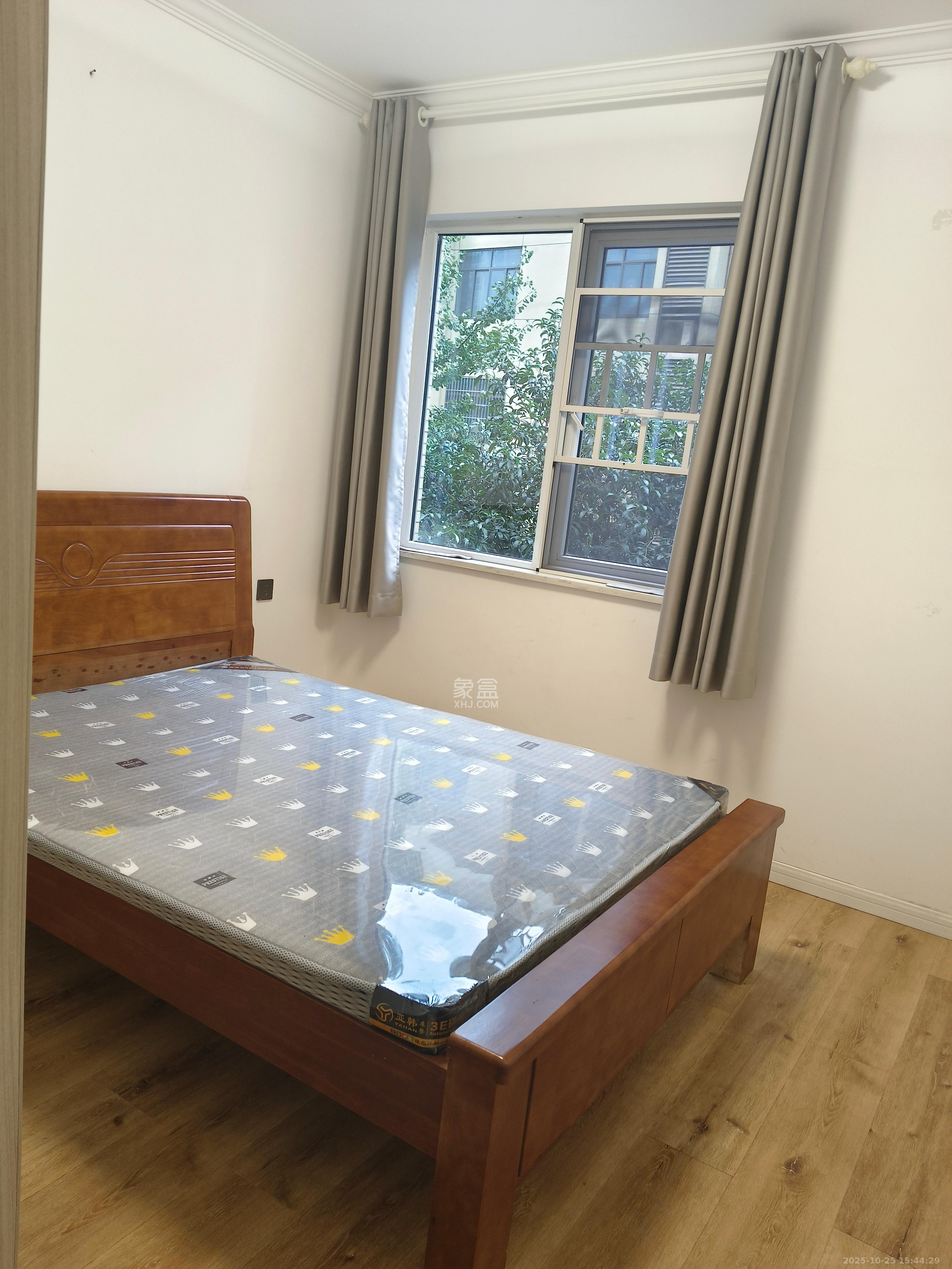 朝正美苑  3室2厅2卫    2600.0元/月室内图