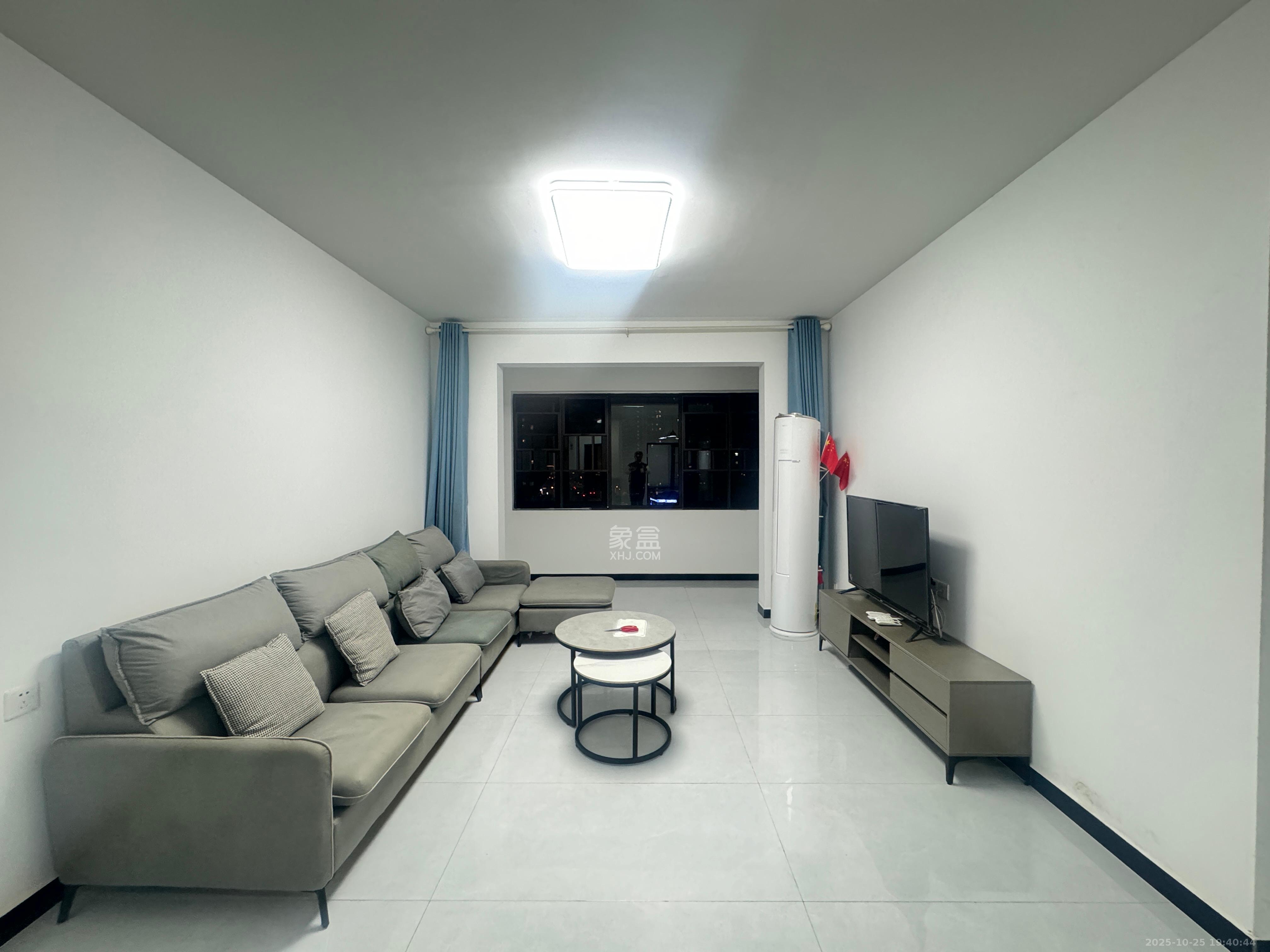 中国铁建梅溪青秀三期  3室2厅2卫    2700.0元/月