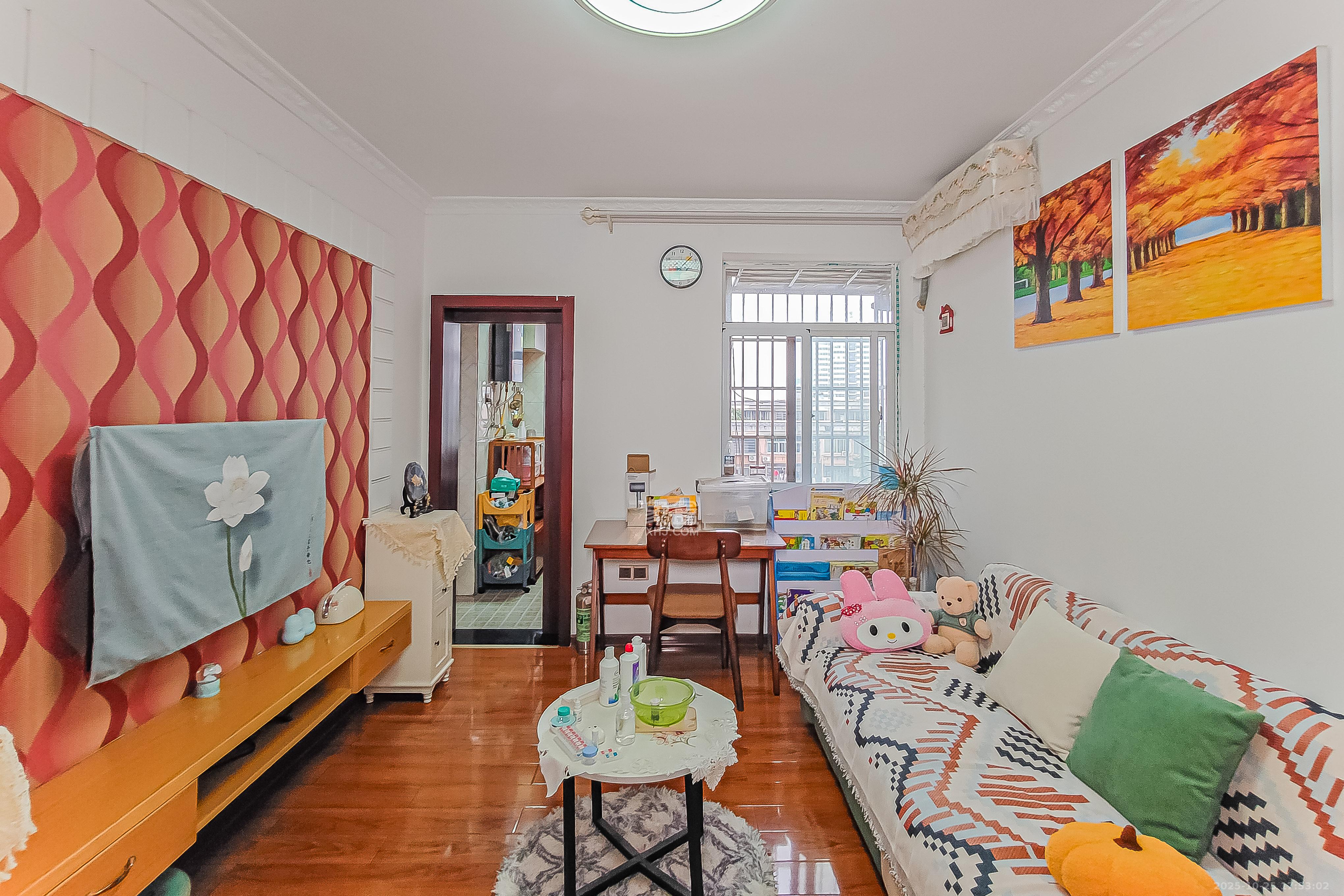 东塘电力院  2室1厅1卫    61.8万客厅