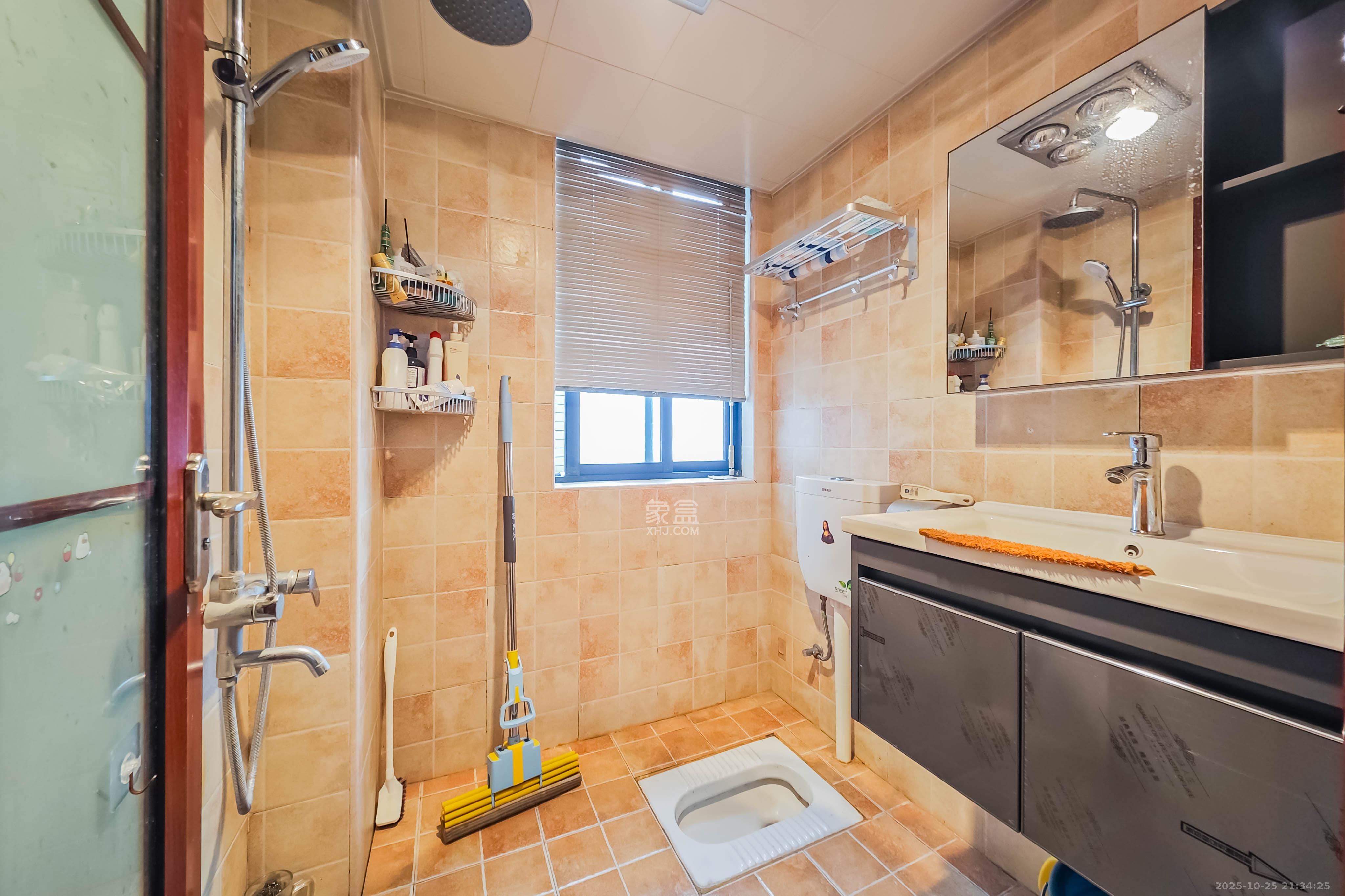 融科东南海  2室1厅1卫    80.0万 融科东南海  2室1厅1卫    80.0万卫生间