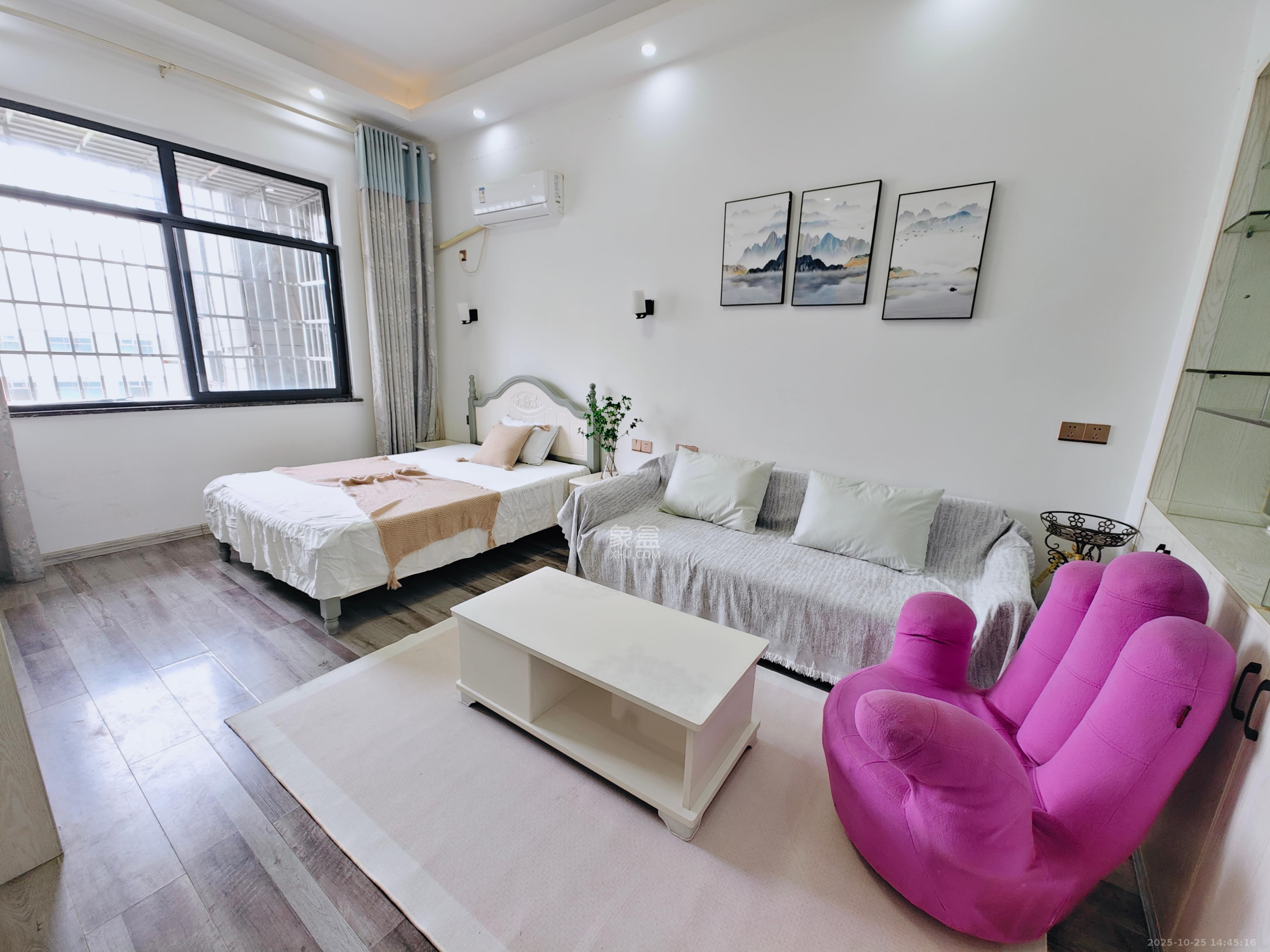 和隆花半里  1室1厅1卫    1700.0元/月 和隆花半里  1室1厅1卫    1700.0元/月