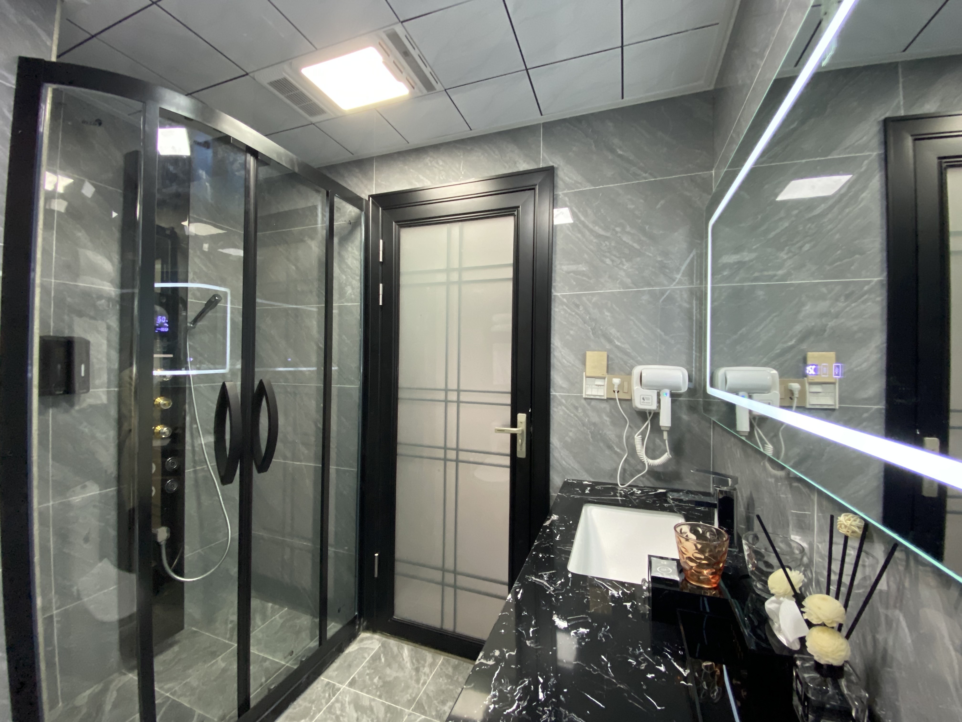 万恒公馆 1室1厅1卫 2600.0元/月 万恒公馆 1室1厅1卫 2600.0元/月室内图