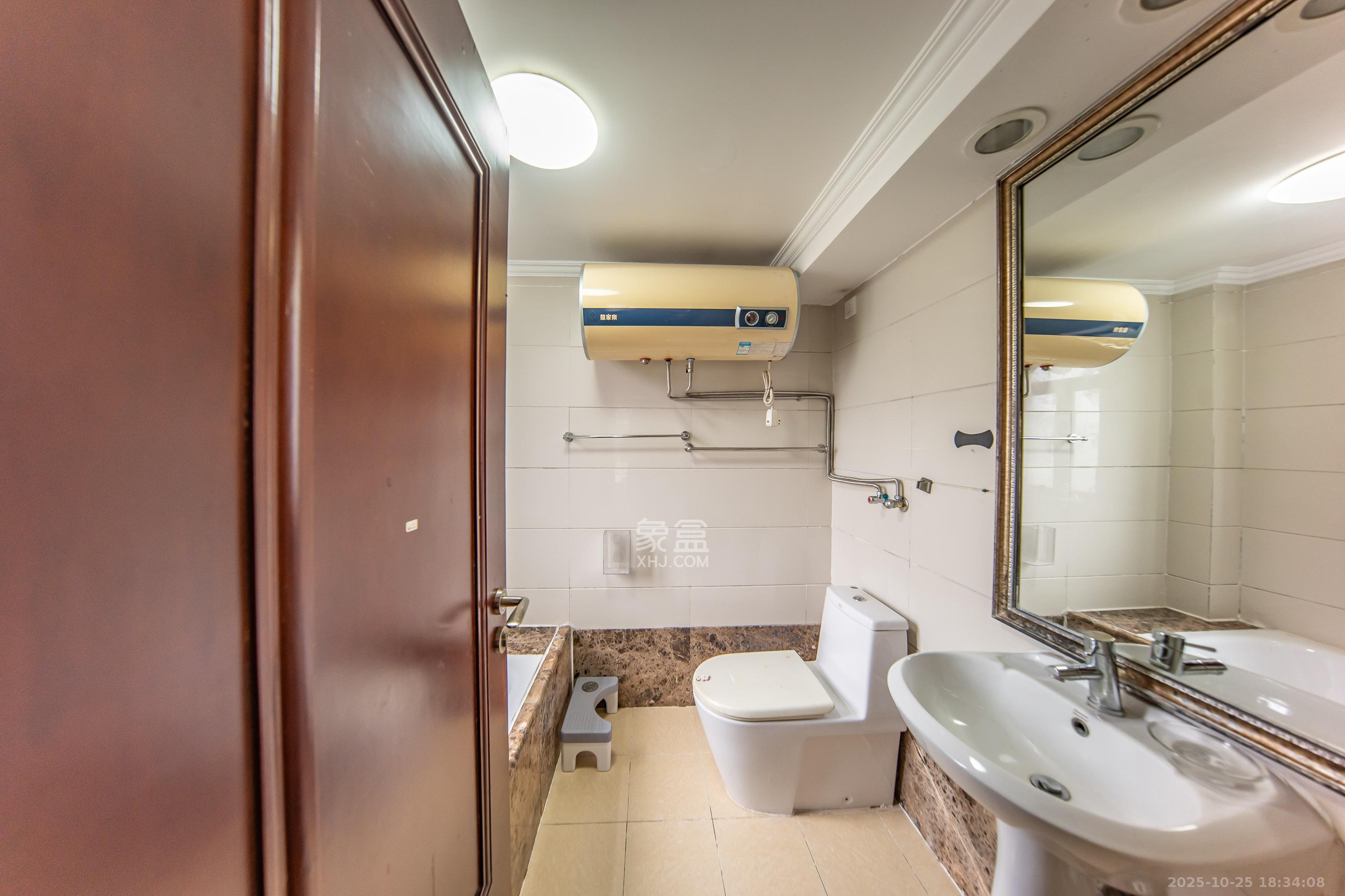 江山帝景雅典 3室2厅2卫 128.7万 江山帝景雅典 3室2厅2卫 128.7万卫生间