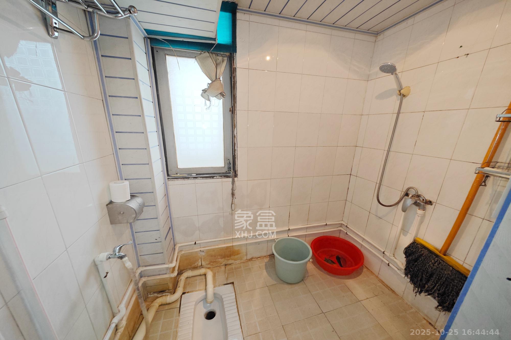 桂花路铁建宿舍  2室2厅1卫    39.0万其他